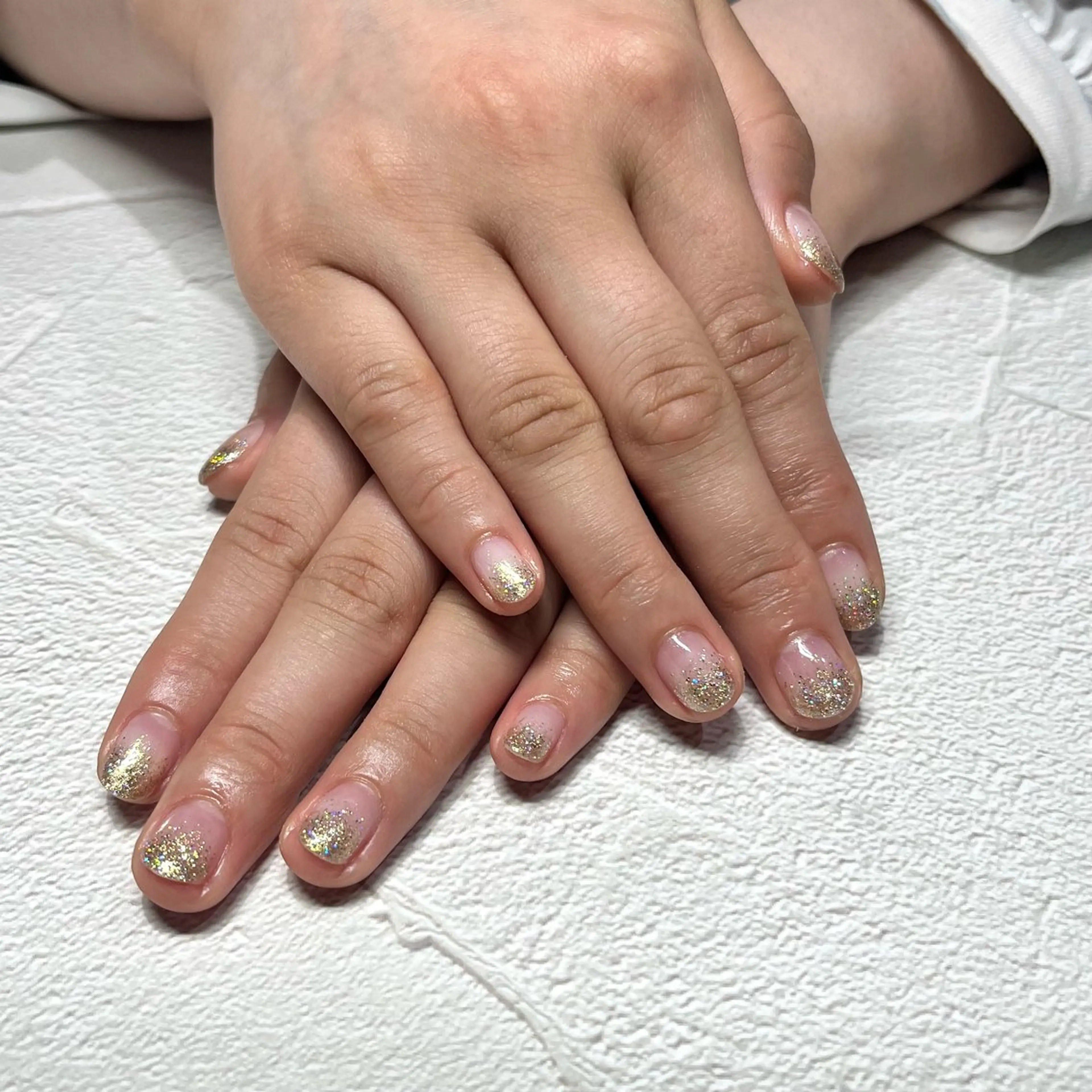 ネイル ゴールド グラデーション ラメ(グリッター) ラメグラデーション 樋口 夢子のネイルデザイン