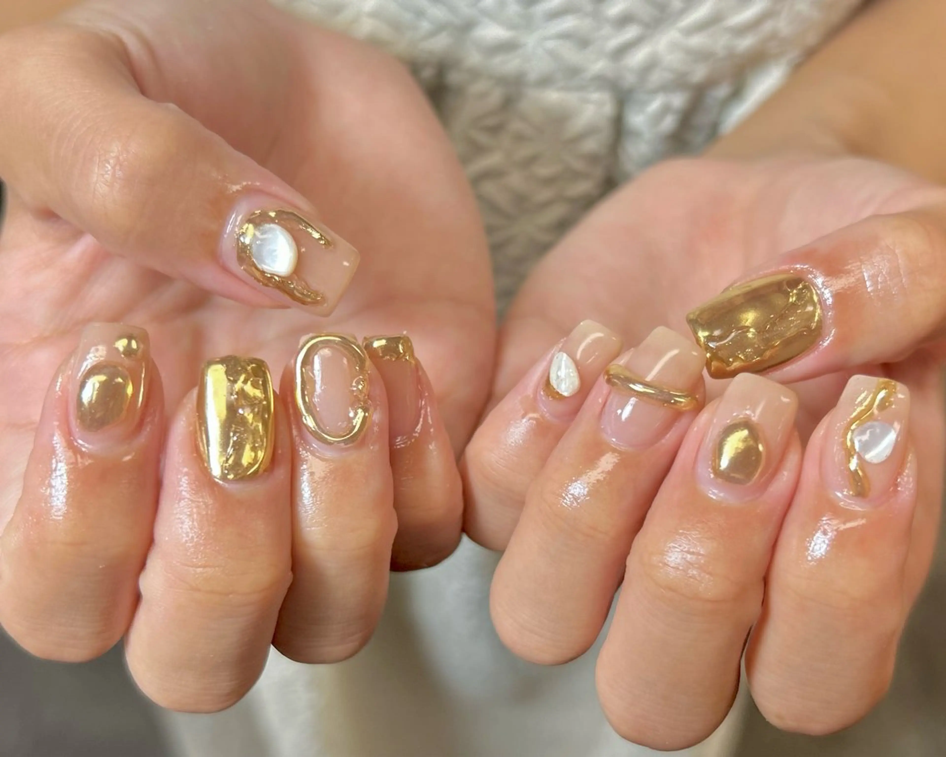 ネイル ゴールド ミラーネイル ニュアンスネイル ハンドネイル peTiT chikaのネイルデザイン