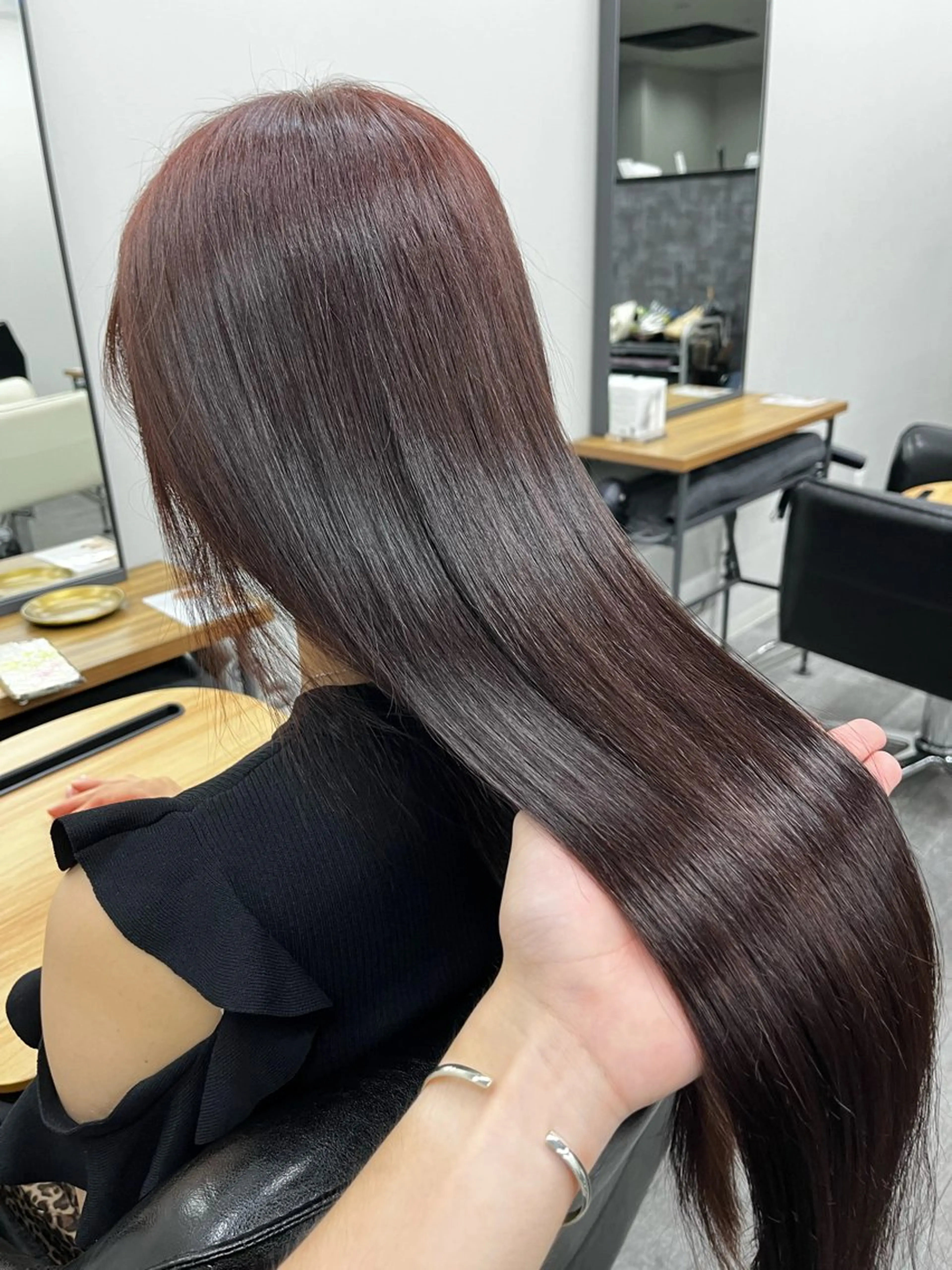 カラー 坂井 内飛のヘアスタイル