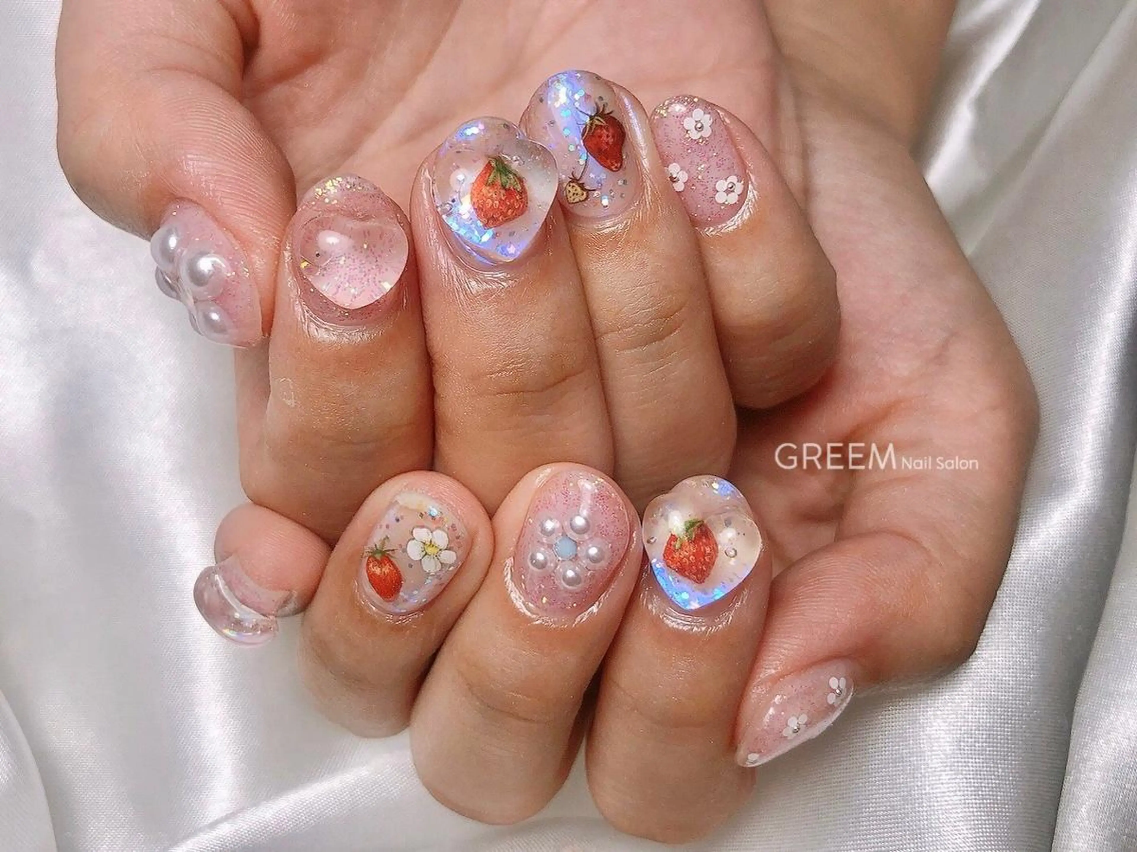 ネイル オーロラネイル クリアネイル ハート 韓国ネイル ぷっくりネイル フットネイル GREEM グリームのネイルデザイン