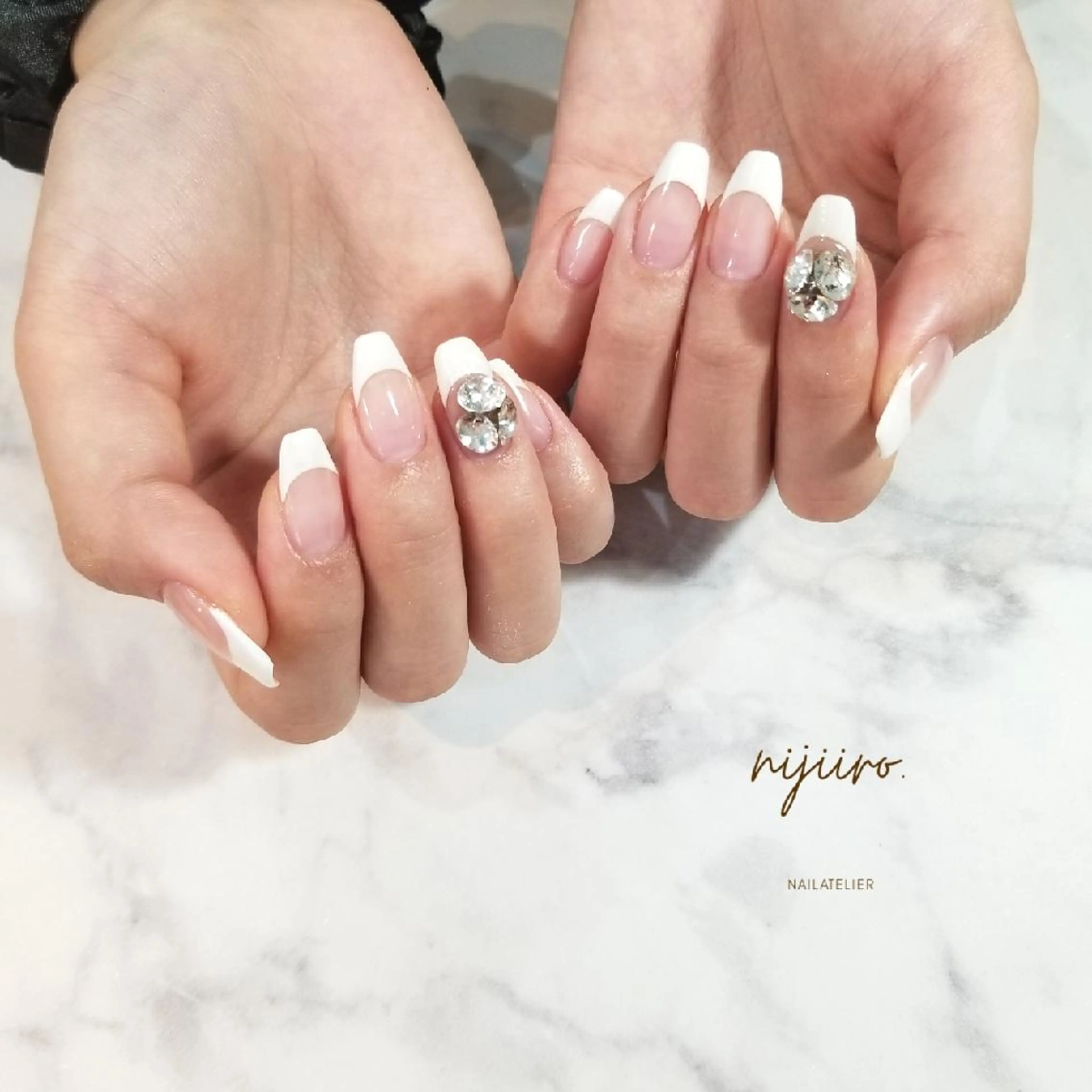 ネイル フレンチネイル ハンドネイル nijiiro🌈 サトウのネイルデザイン