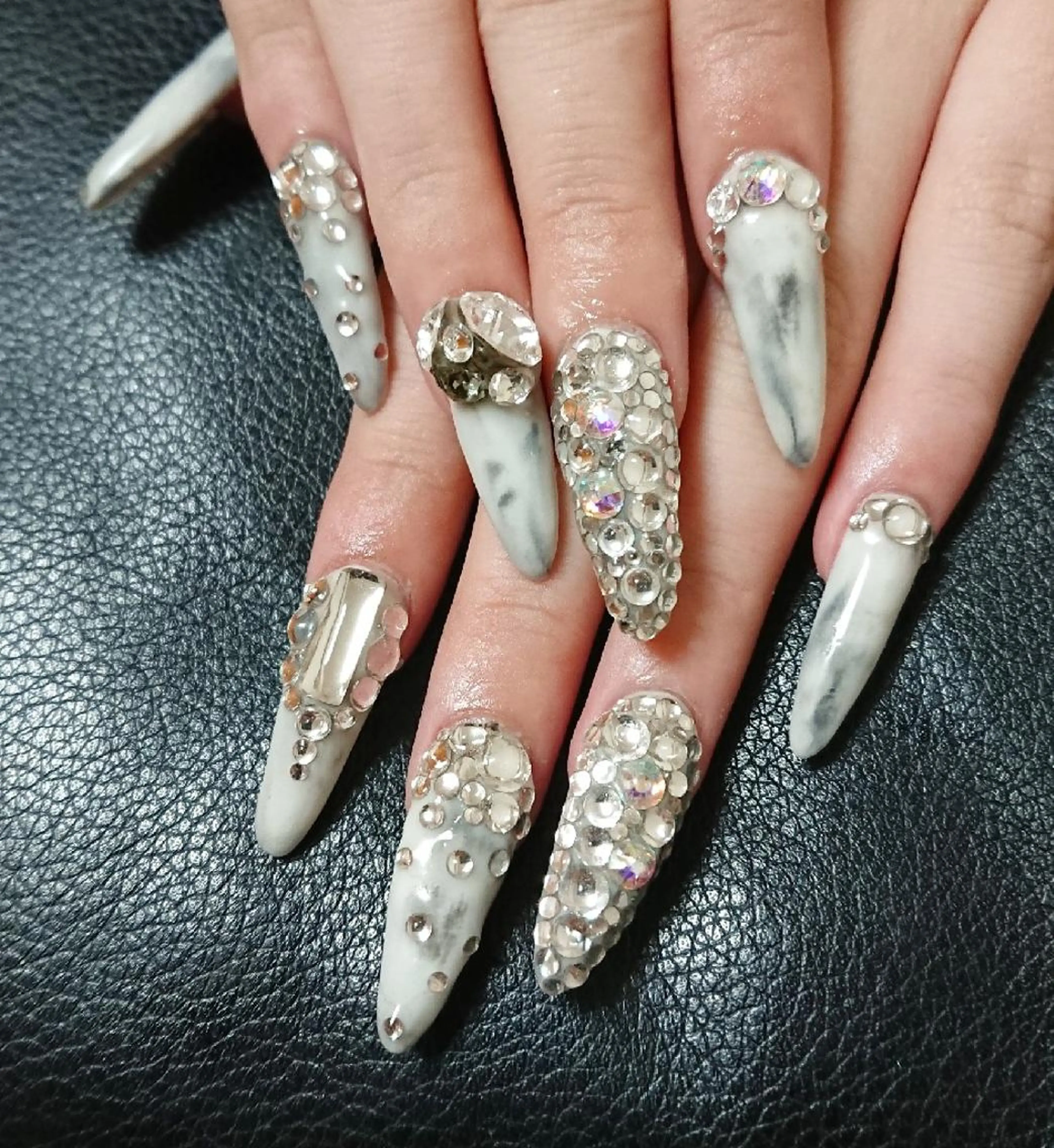 ネイル Lilith Nailのネイルデザイン