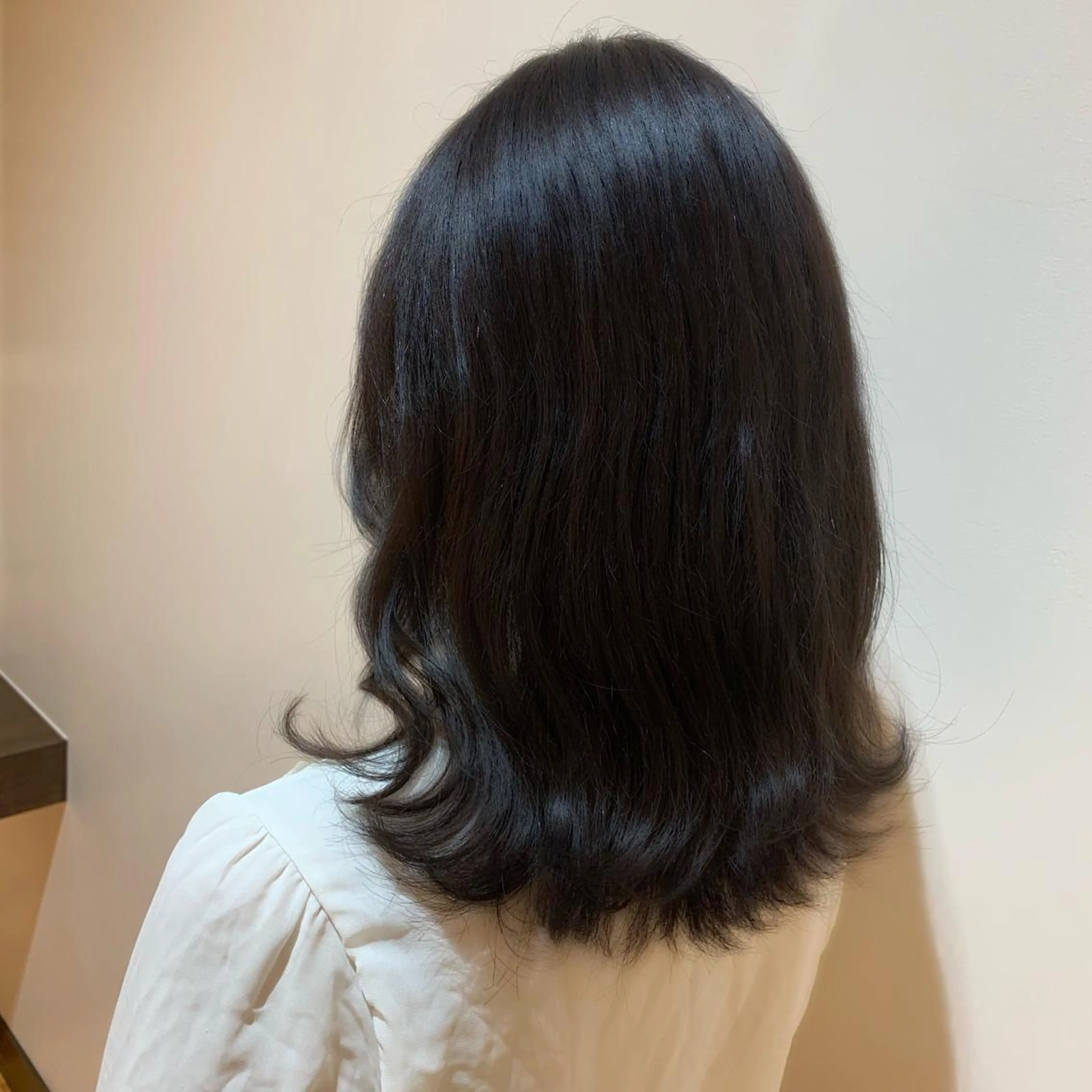 ミディアム カラー 齊藤 衣梨佳のヘアスタイル