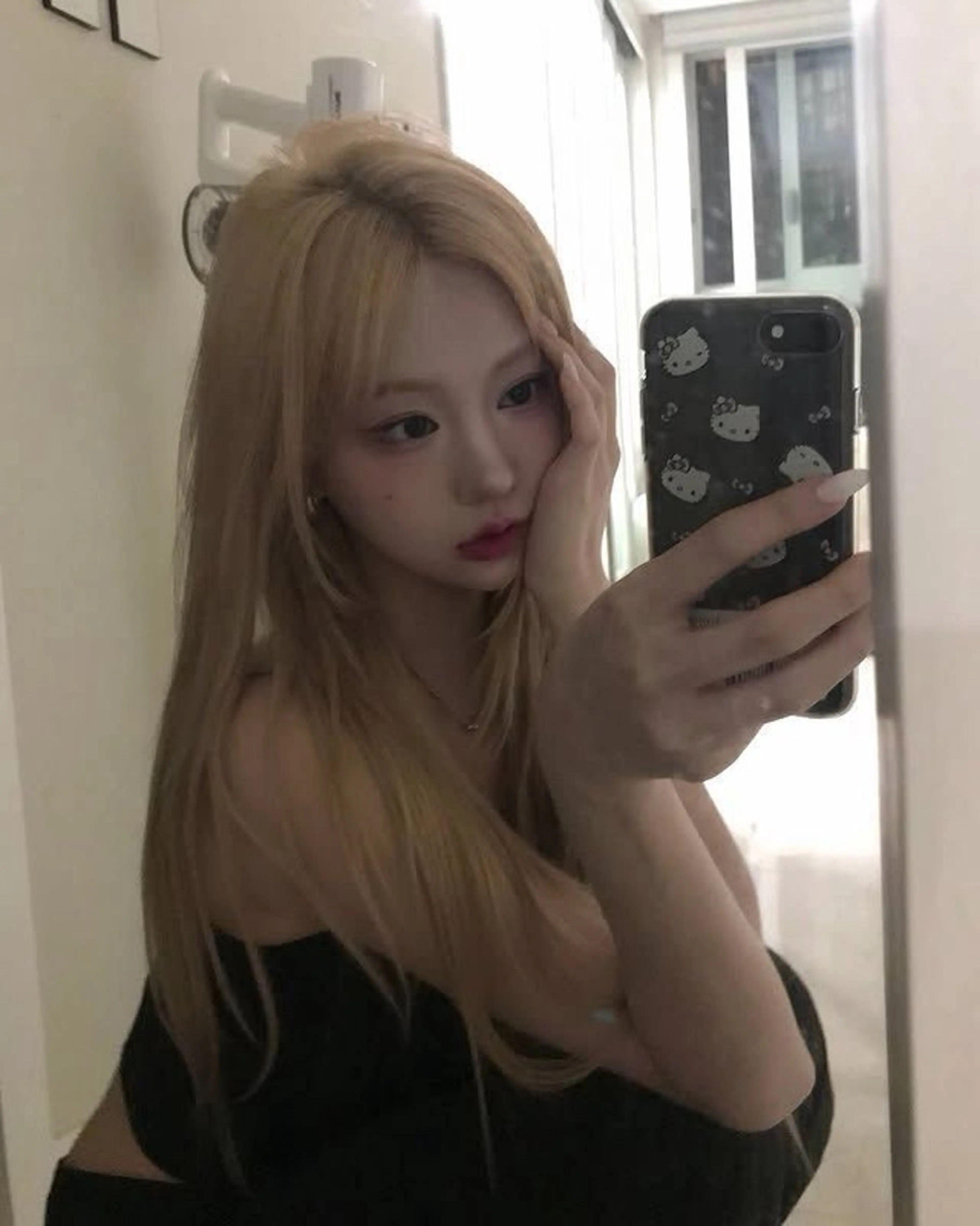 ロング ヘアカラー ヘアセット 艶髪ハイトーンカラー 渋谷🎀ririkaのヘアスタイル