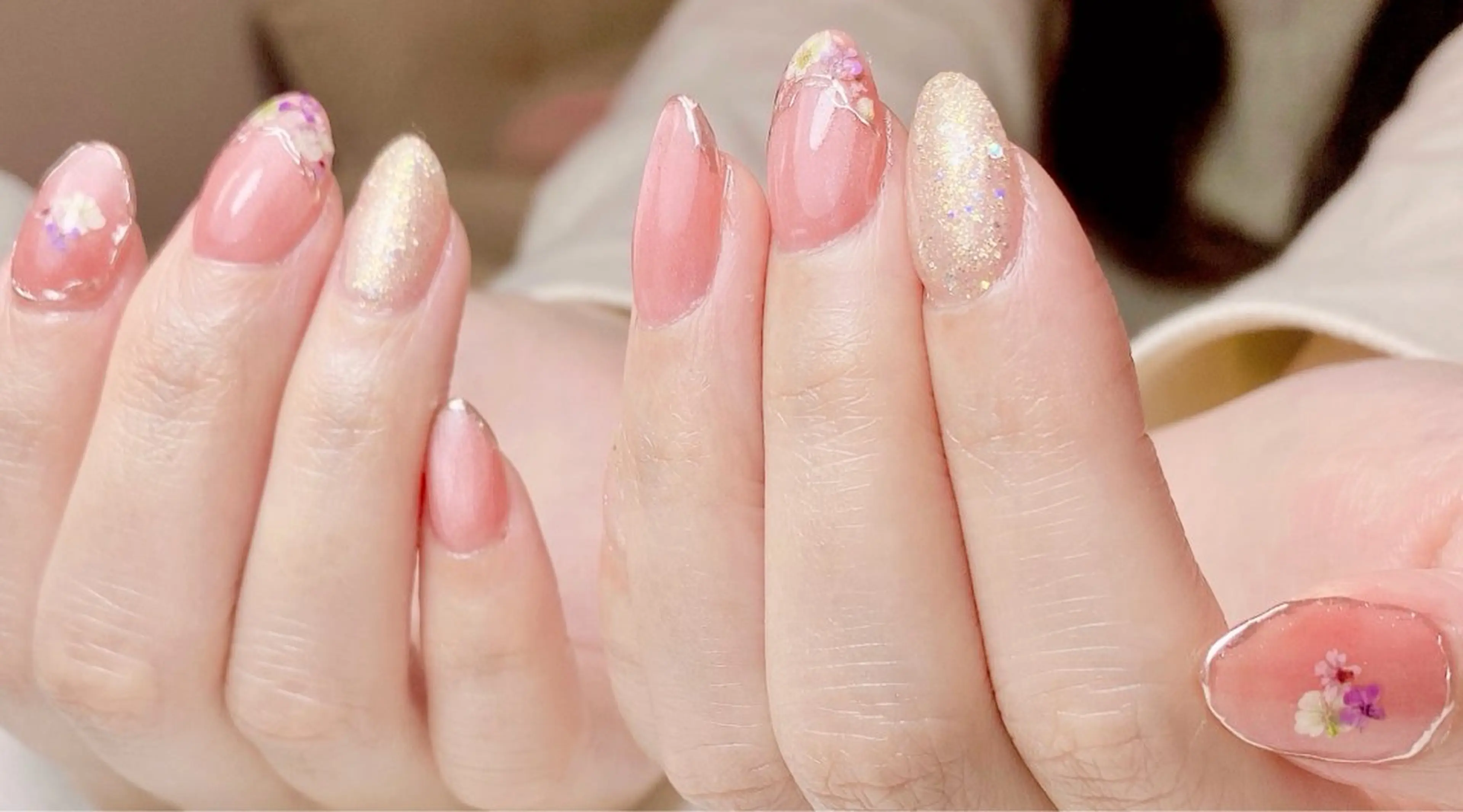 ネイル フラワーネイル ゴールド ラメ(グリッター) マグネットネイル ミラーネイル ハンドネイル Nail Salon K 🧸美爪育成のネイルデザイン