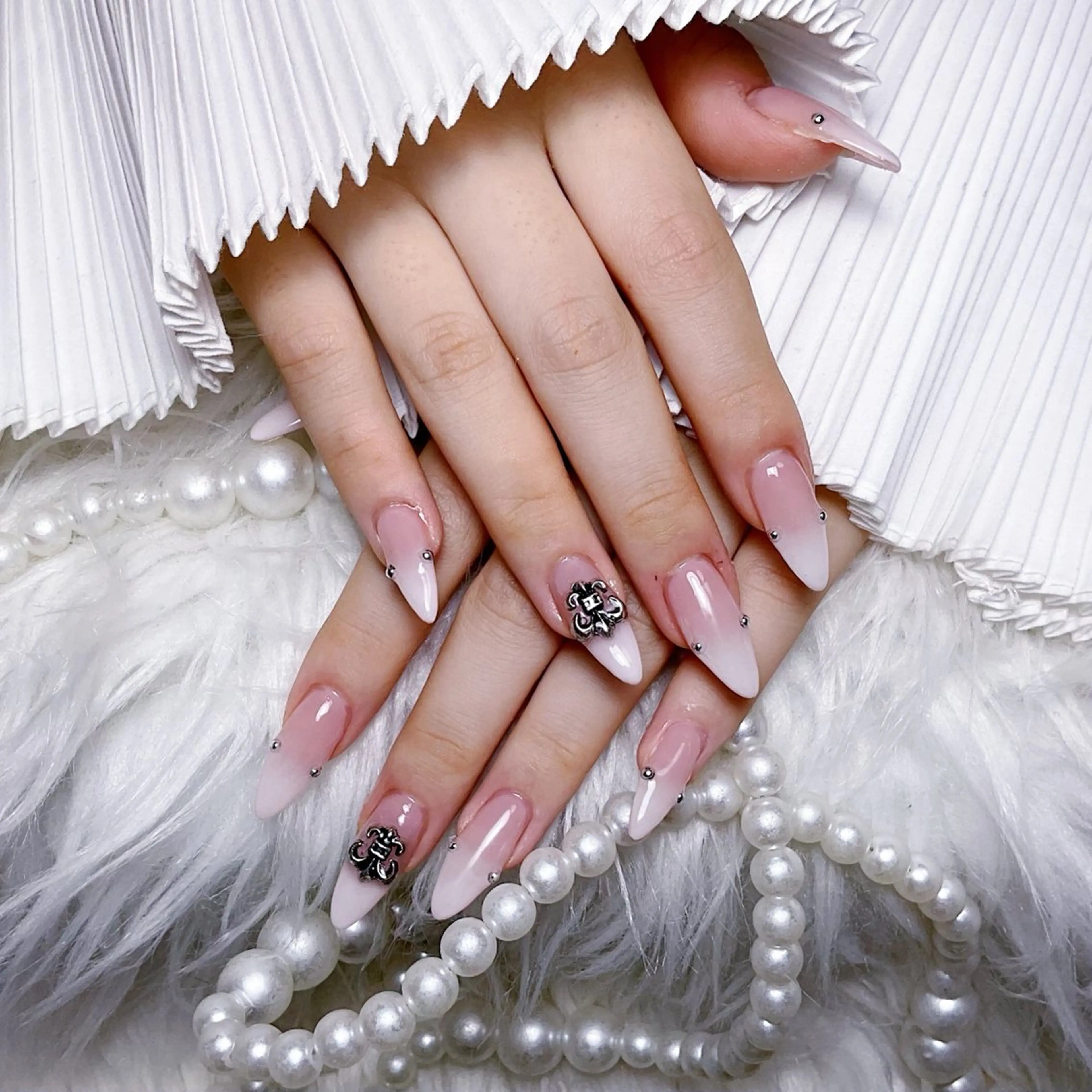 ネイル ハンドネイル 🍭Yun nail hyejin🌸のネイルデザイン