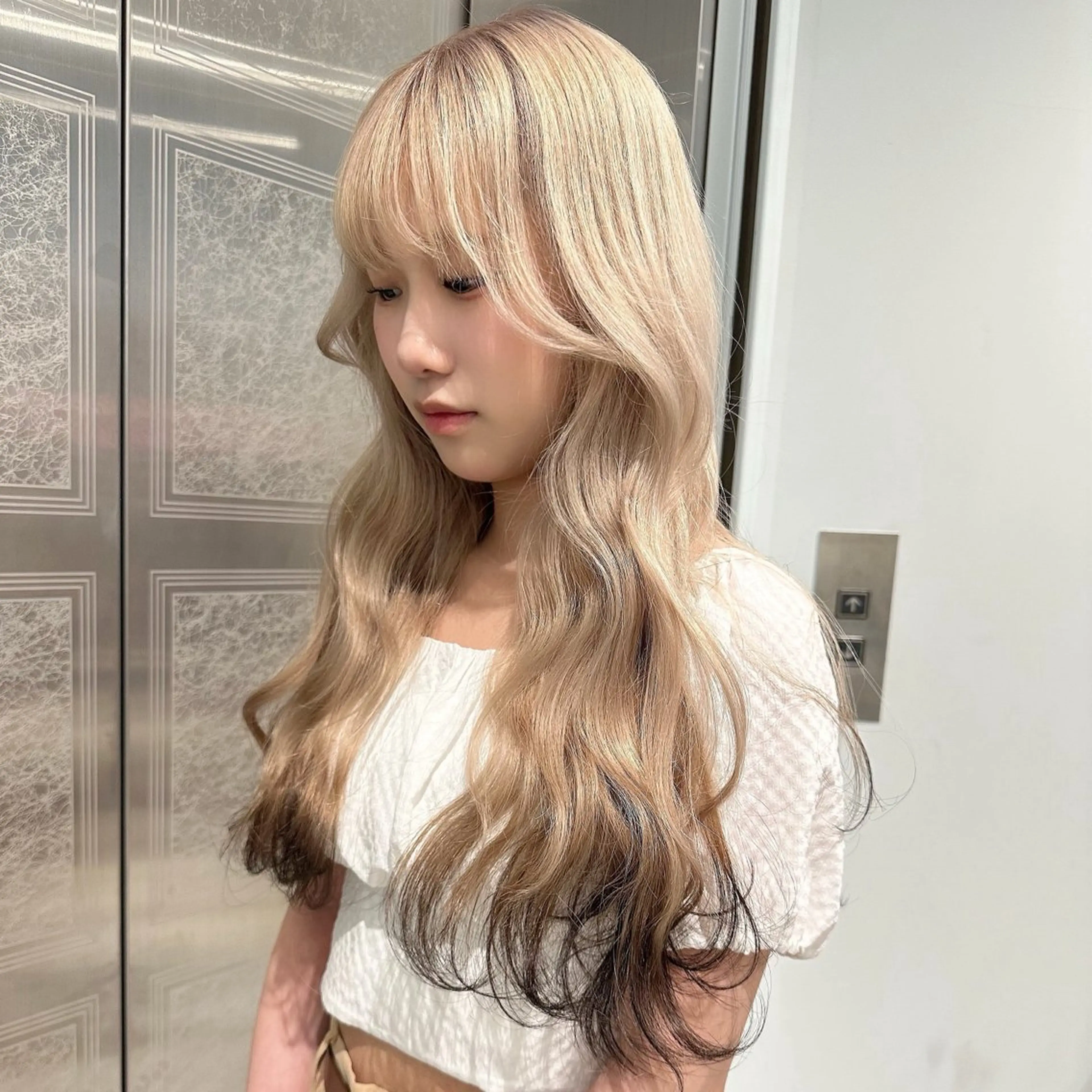 ロング カラー ブリーチ ヘアカラー 上品モテハイトーン chiakiのヘアスタイル