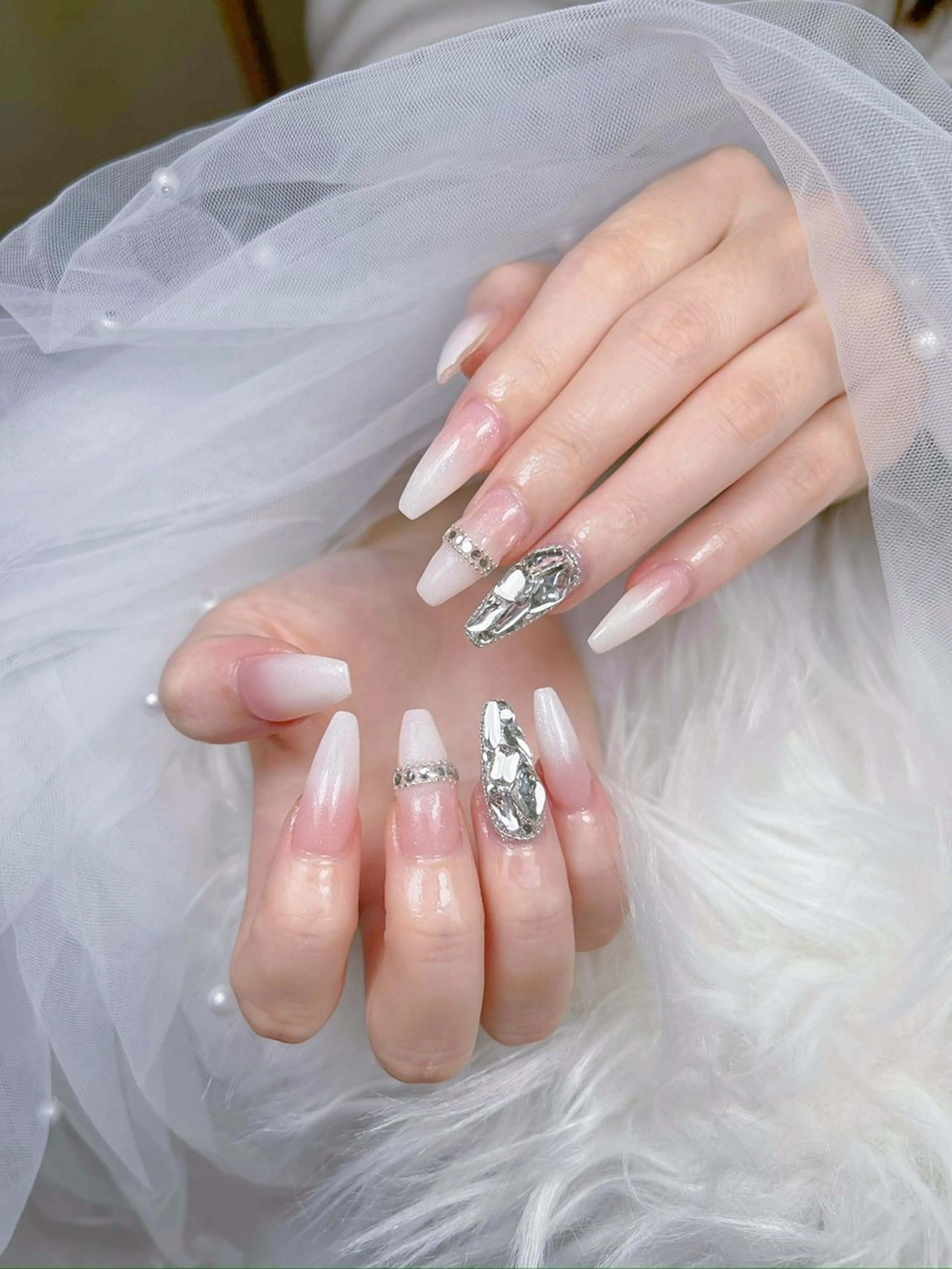 ネイル アートネイル オーロラネイル チークネイル 長さ出し フットネイル Miya _nailのネイルデザイン