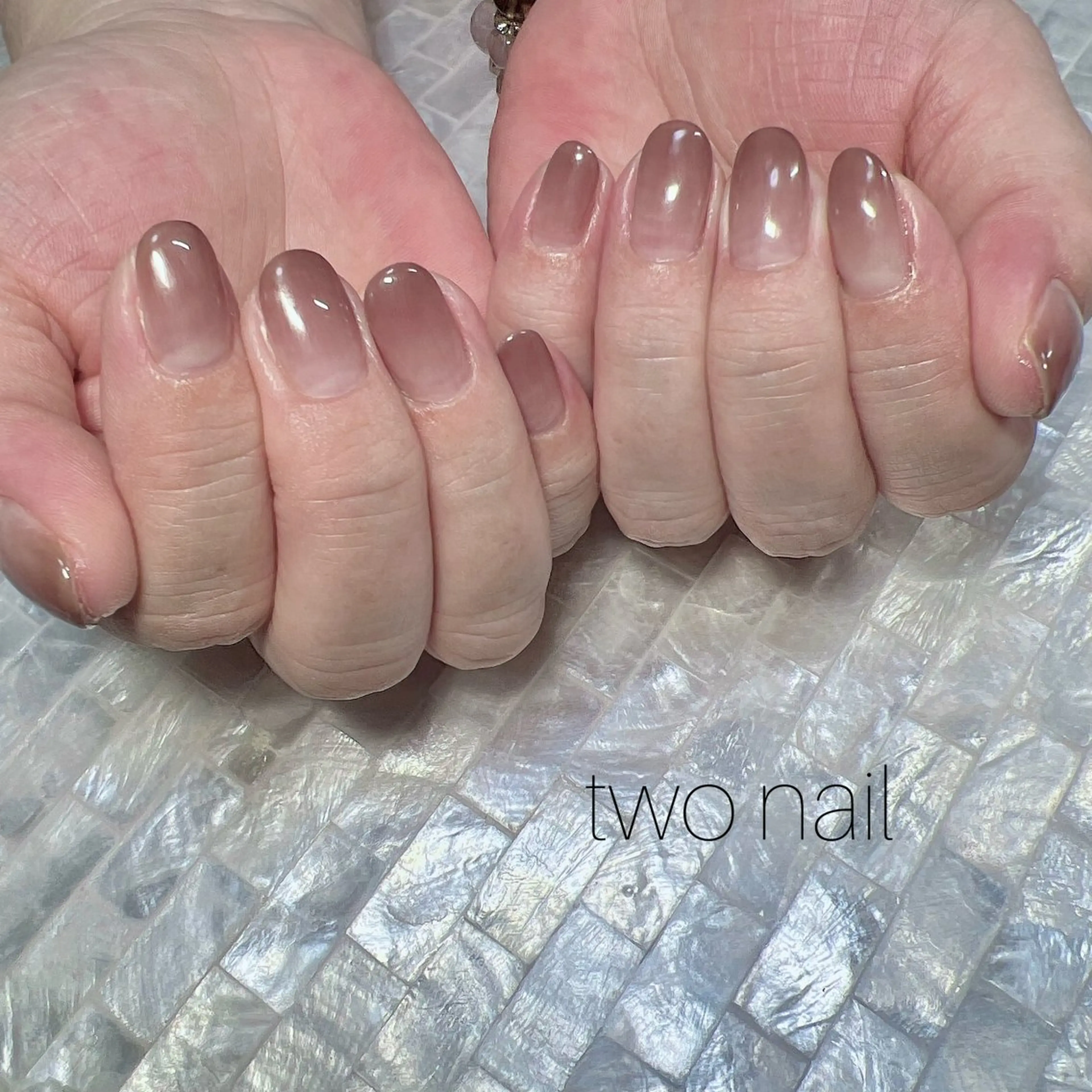 ネイル ブラウン ネイルチップ ホワイト ハンドネイル two nailのネイルデザイン