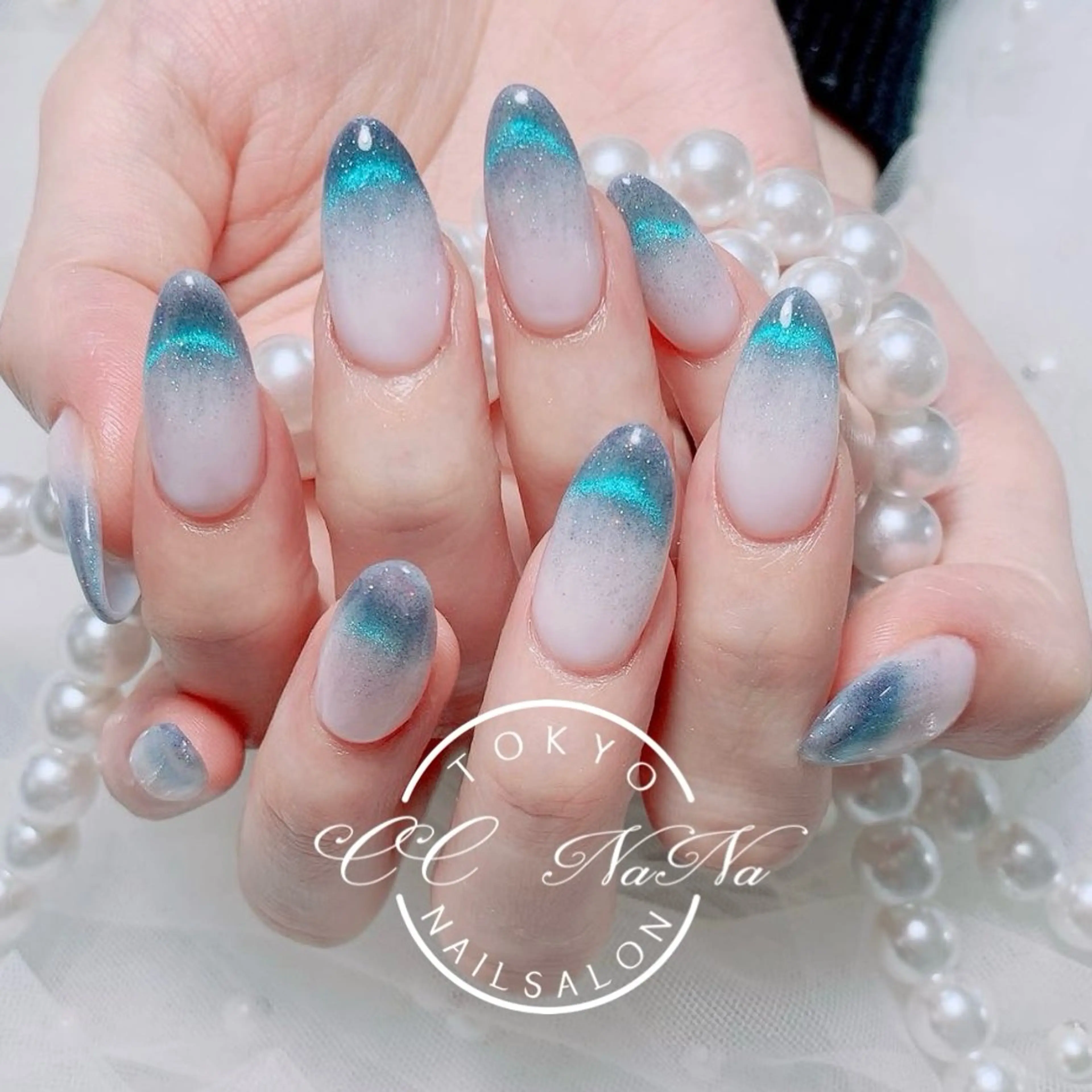 ネイル ブルー フレンチネイル グラデーション マグネットネイル マグネットフレンチ ハンドネイル 💎CC・NaNa 韓国風ネイル🌙Cのネイルデザイン