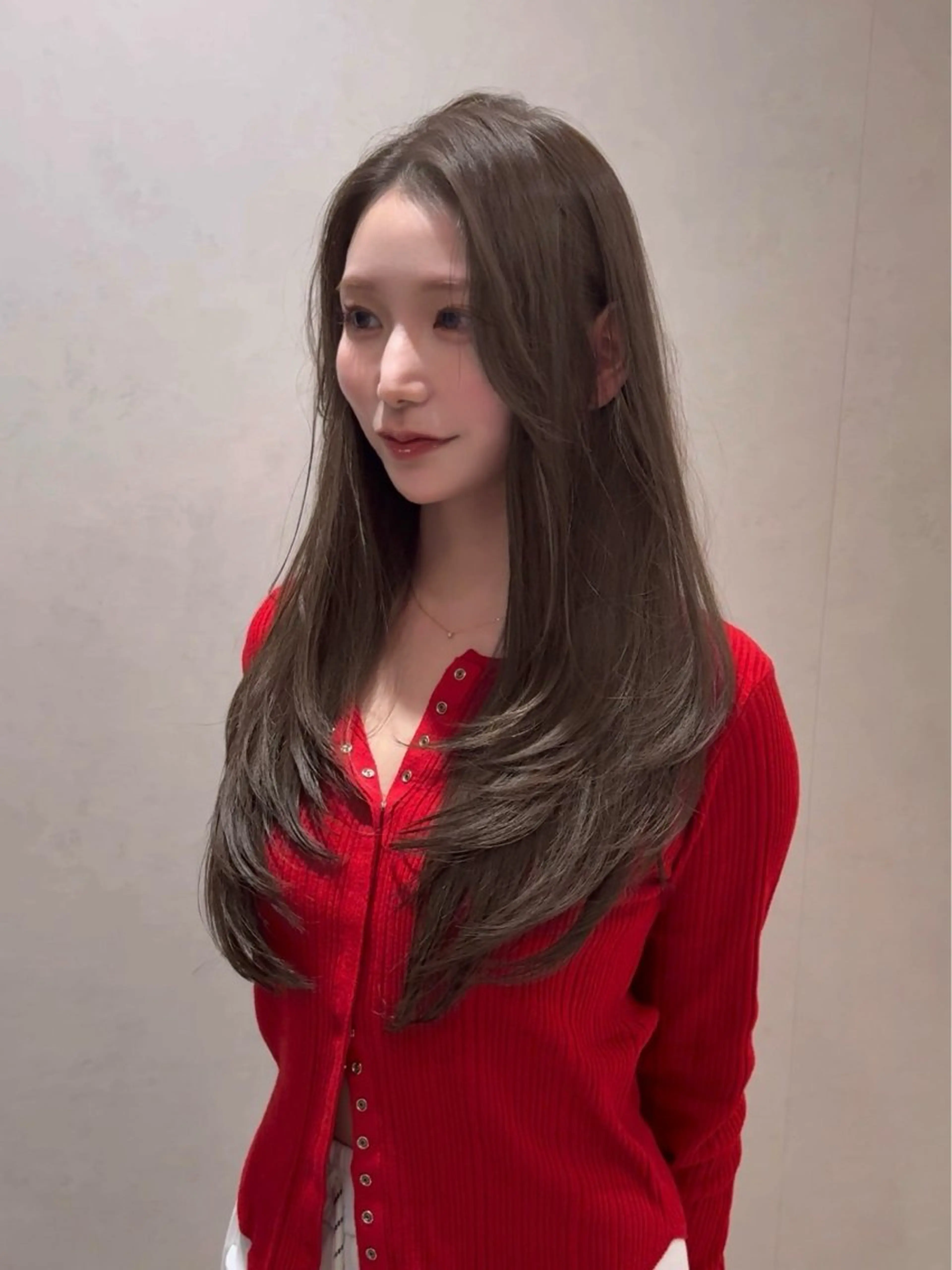 ロング カラー ベージュカラー ブリーチ ダブルカラー ブリーチなしカラー オリーブベージュ ヘアカラー meby所属・🩵福岡ブリーチなし レイヤー/紫音🩵のヘアスタイル