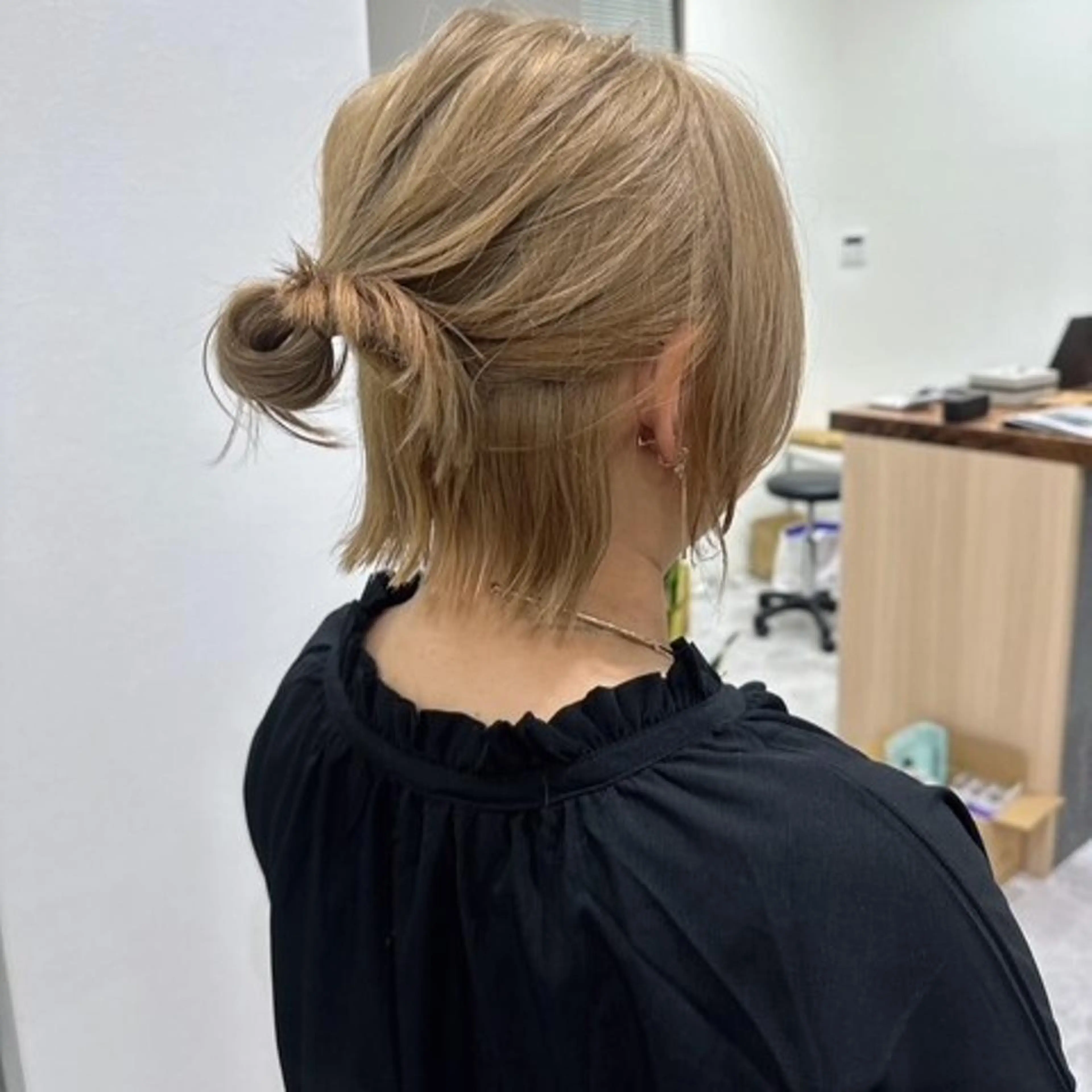 ミディアム カット ヘアカラー トリートメント ヘアテラス エムナラテンのヘアスタイル