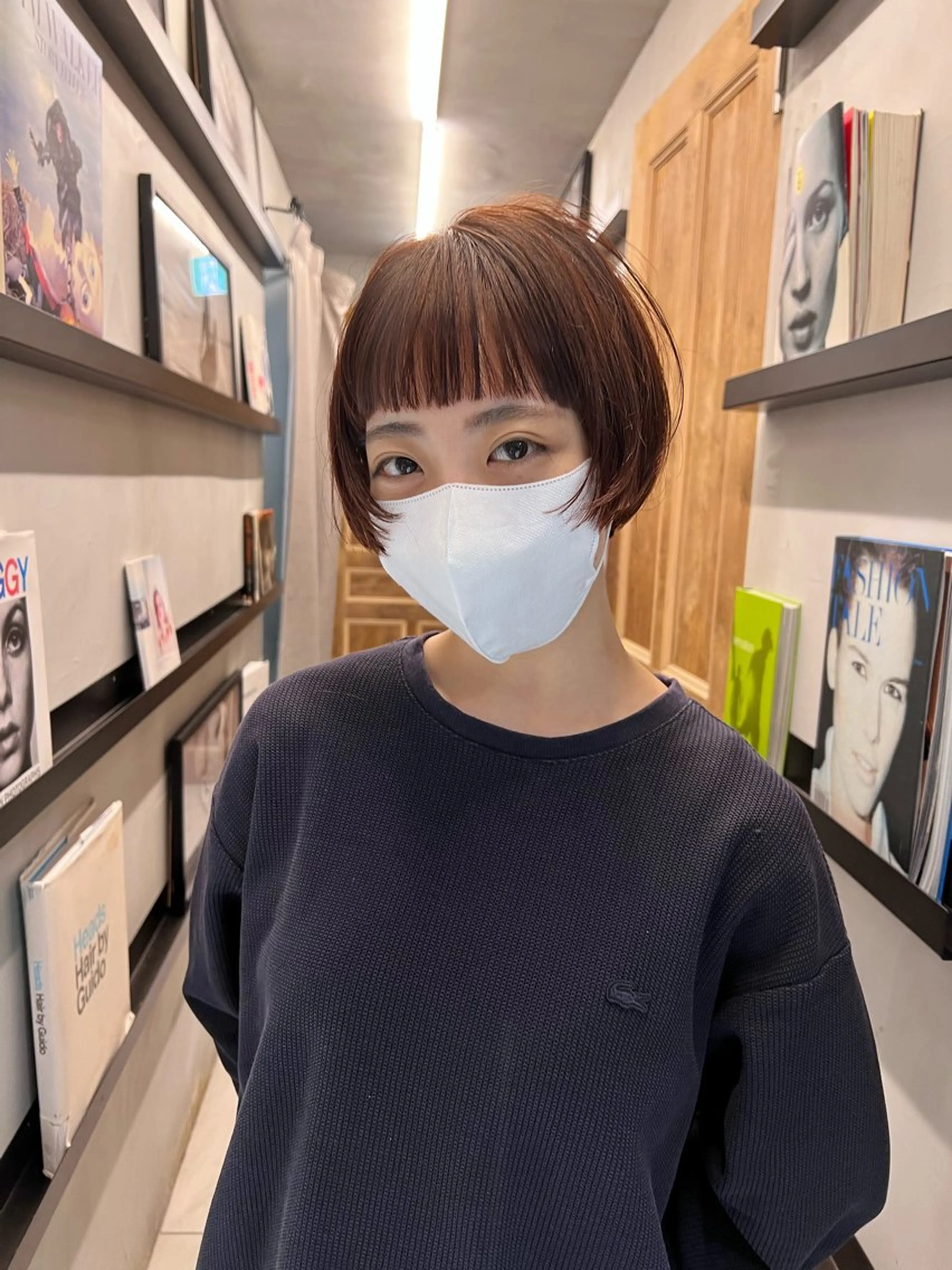 ショート カラー ミオ💎ショート 透ける暗髪のヘアスタイル