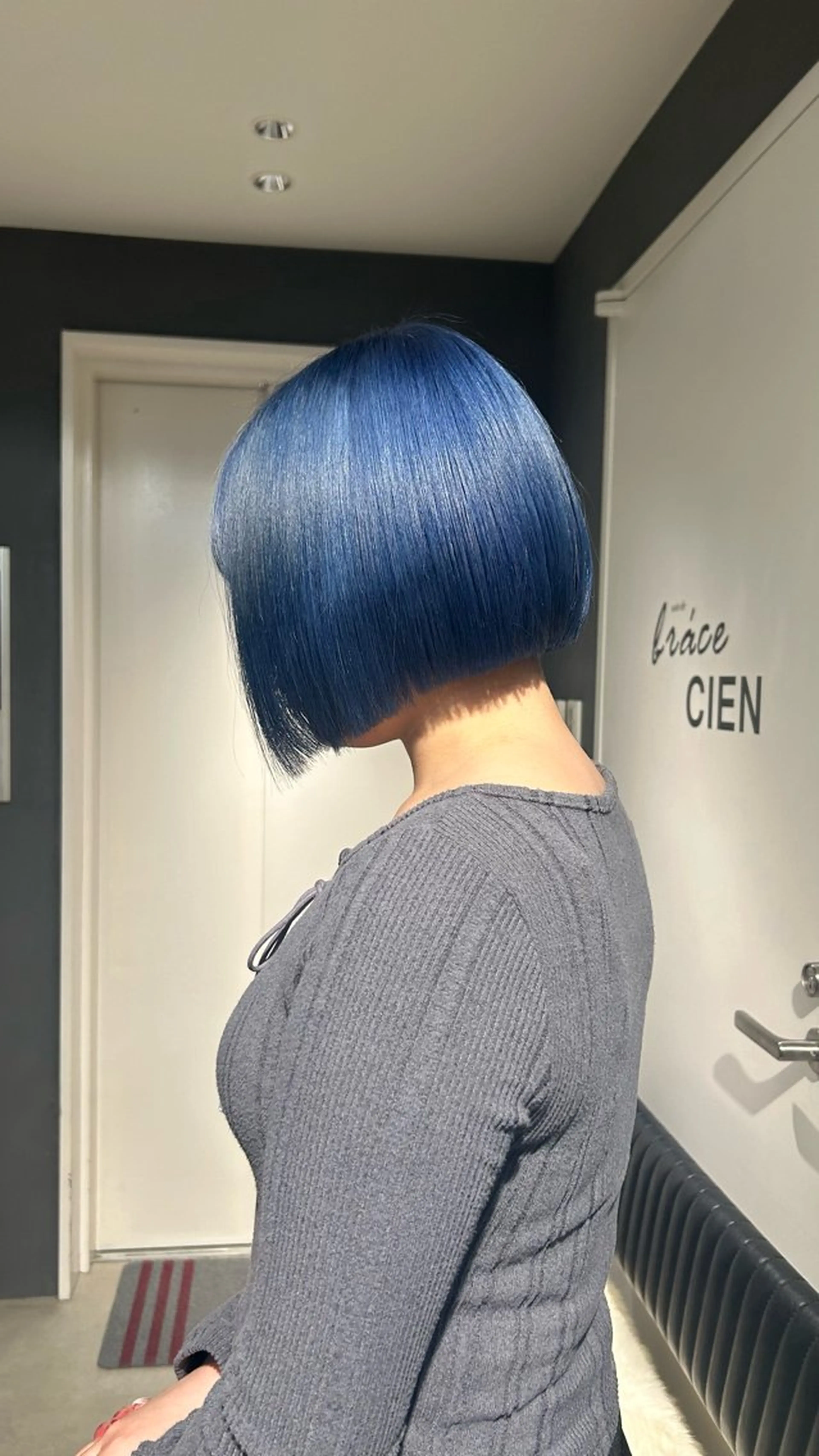 ショート えり 堀江/ボブ /レイヤー/艶髪のヘアスタイル