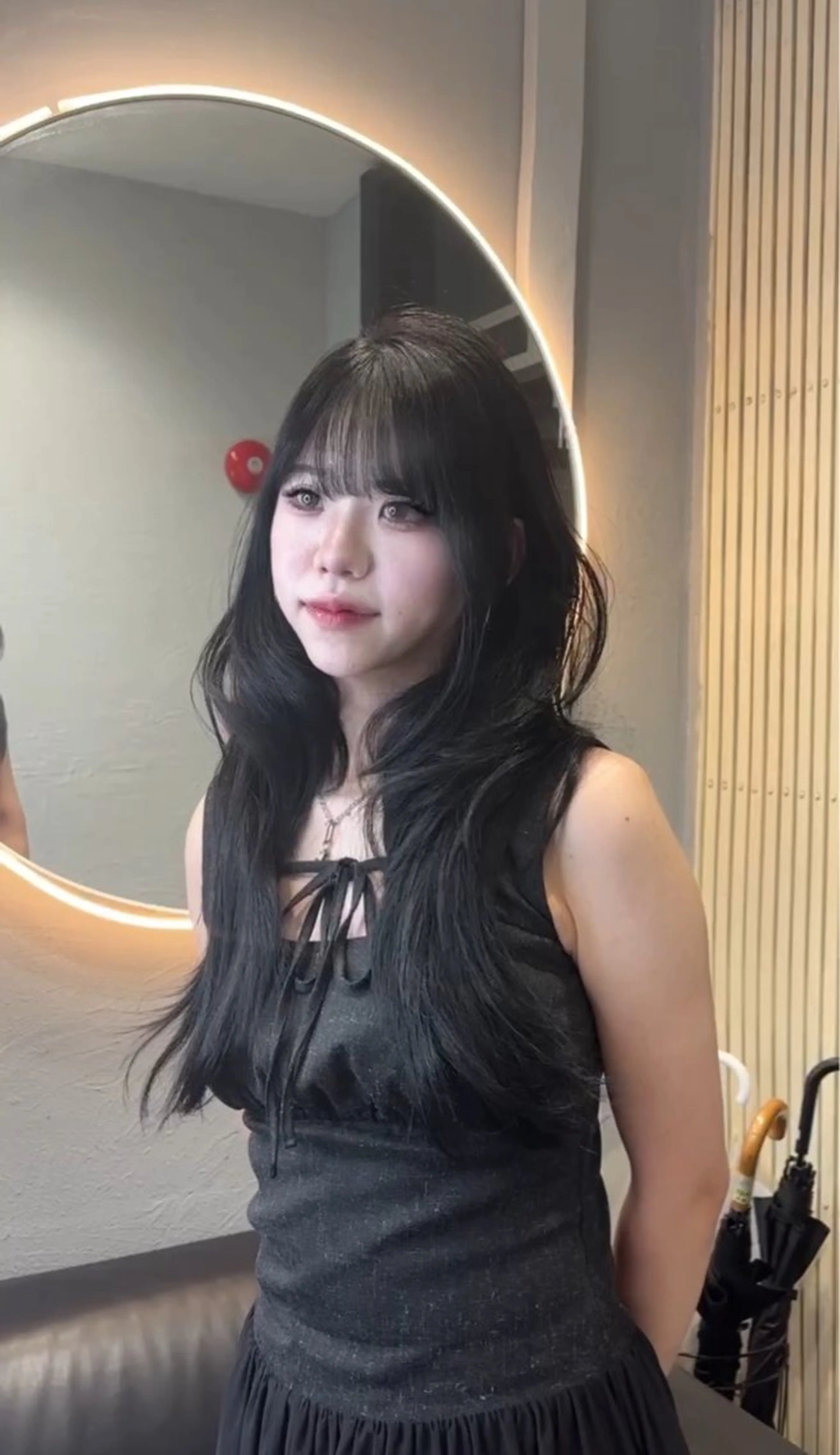 ロング 韓国ヘア/ブリーチ無 しWカラー/オリーブのヘアスタイル