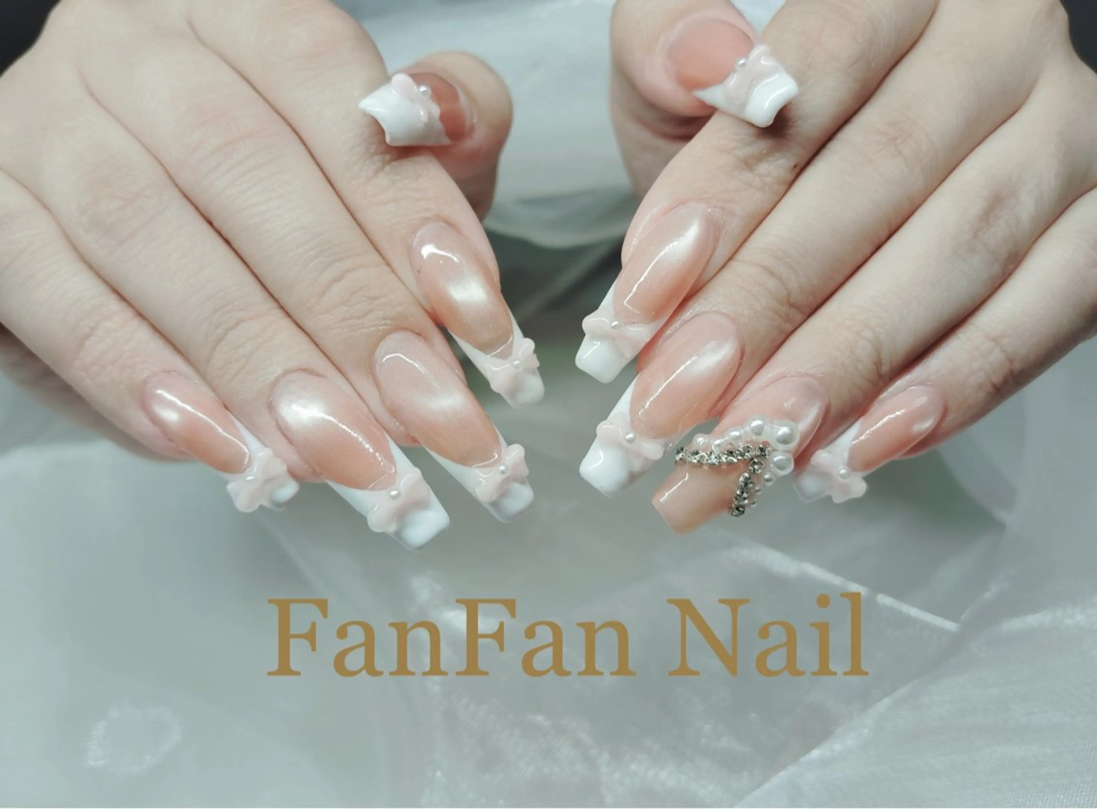 ネイル アートネイル オーロラネイル ガーリー キラキラネイル 韓国ネイル ハンドネイル KaKa FanFanNailのネイルデザイン