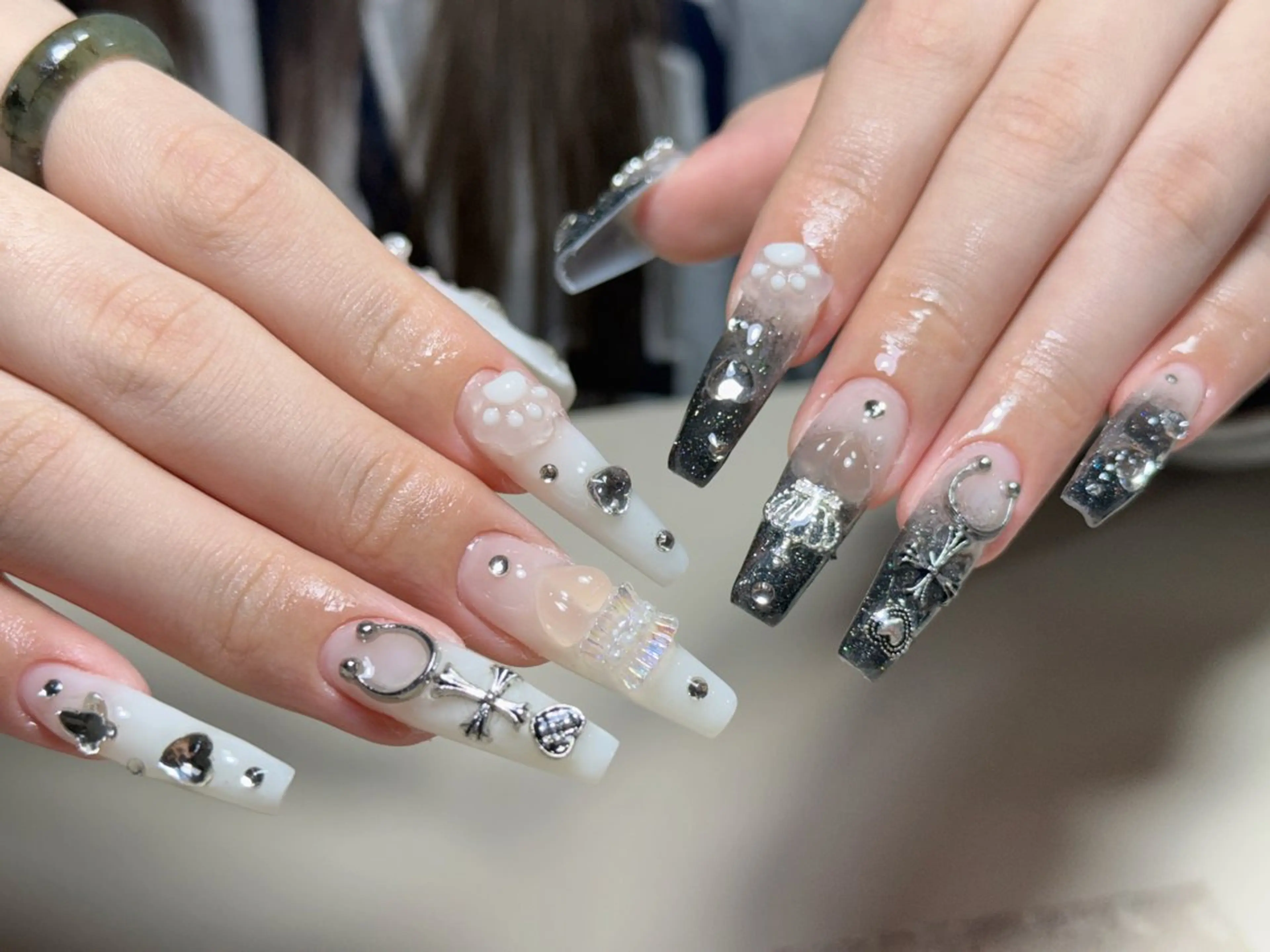 ロング Rola kira 麗のネイルデザイン