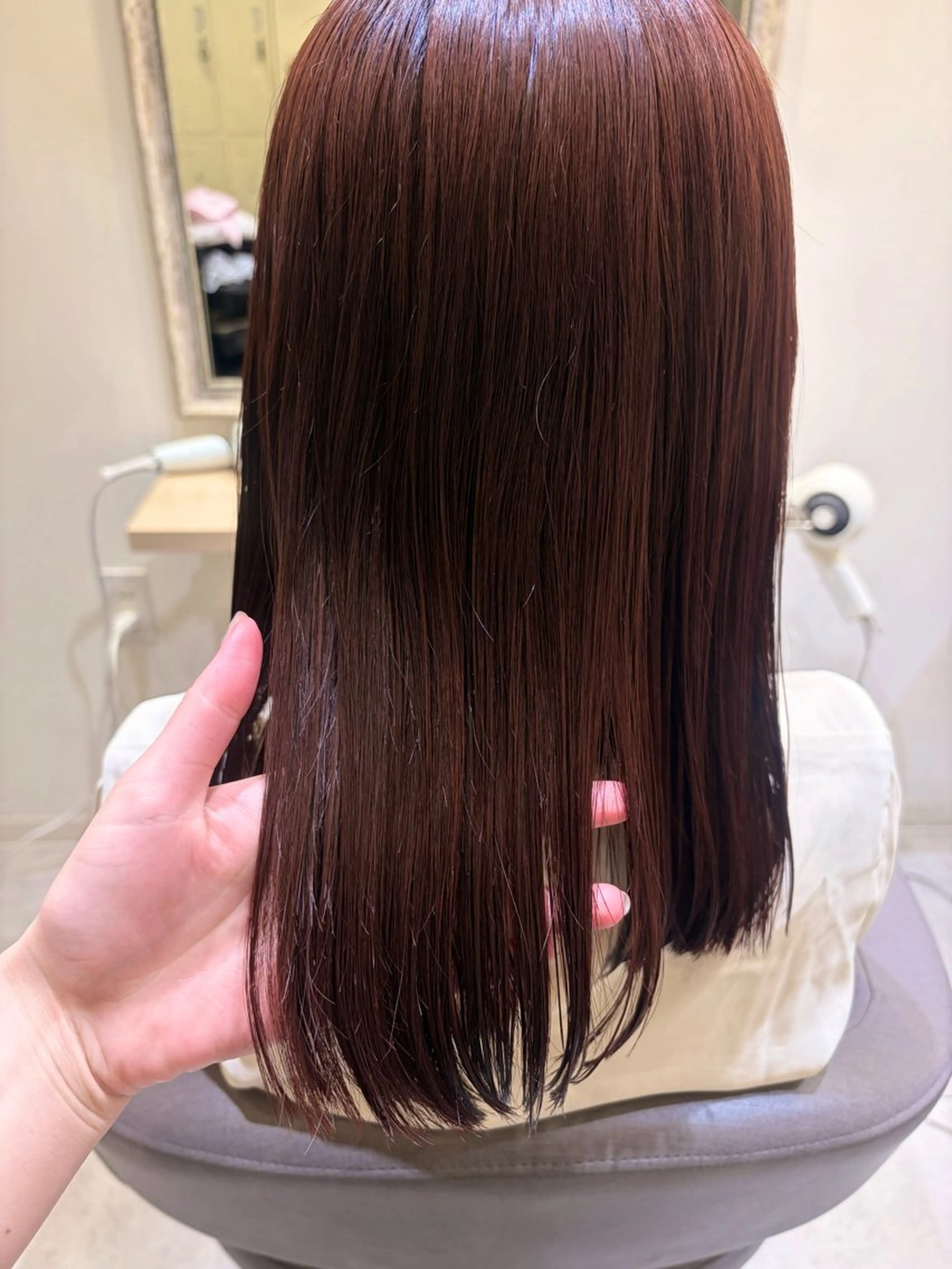 セミロング カラー ボルドーカラー ブラウンカラー カット ヘアカラー yuu /Carinのヘアスタイル