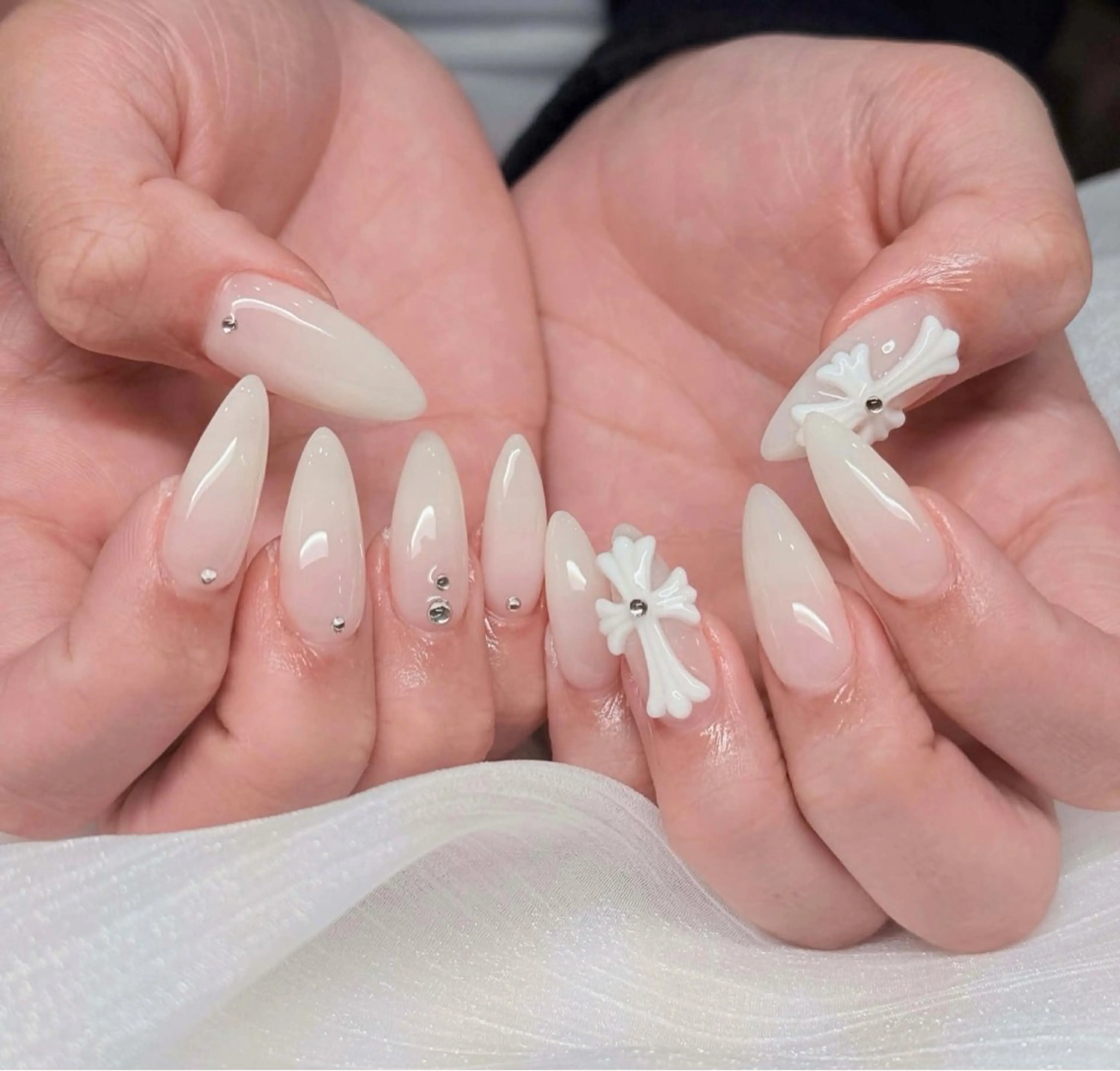 ネイル オーロラネイル ブルー チークネイル フットネイル フレンチネイル ハンドネイル REI レイのネイルデザイン