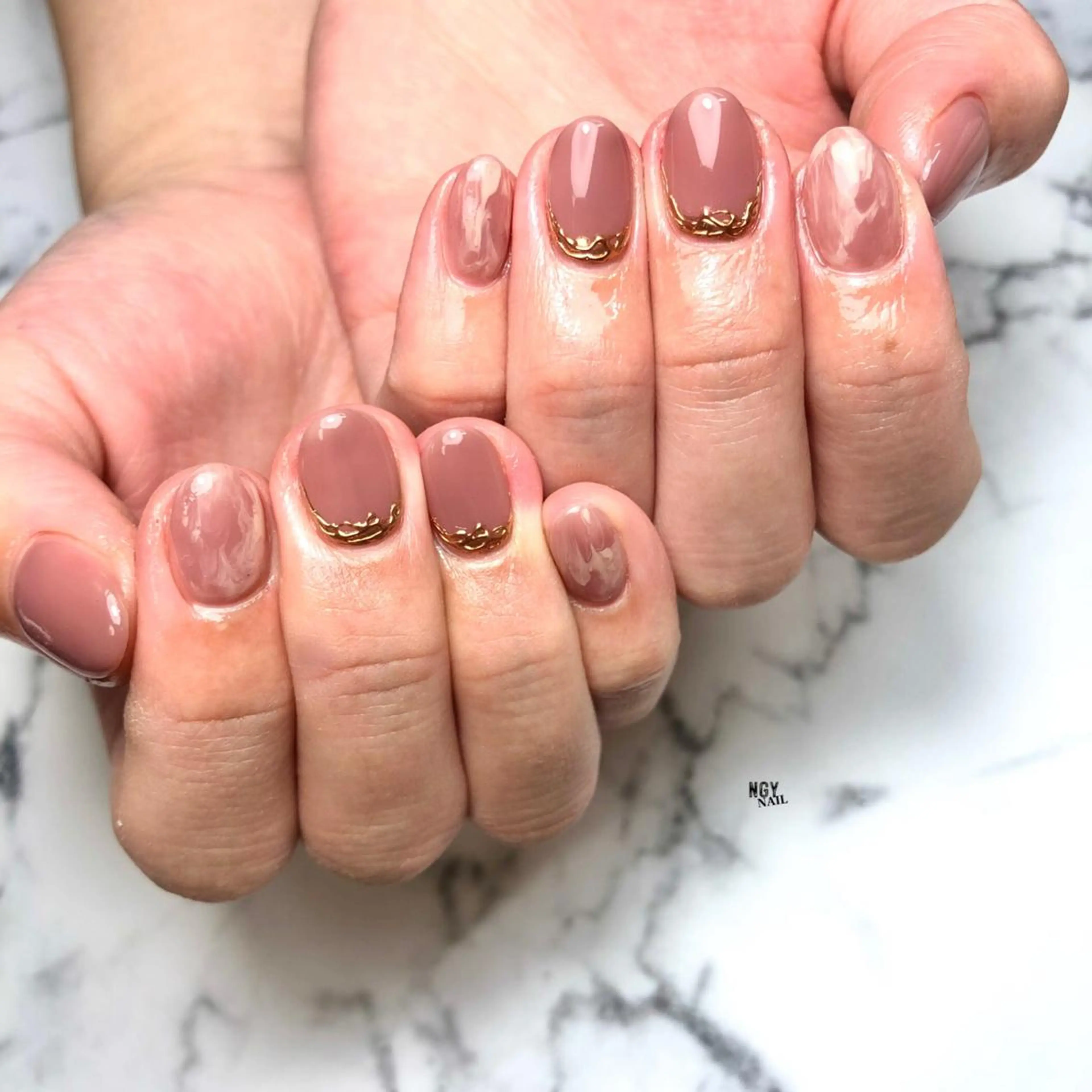 ネイル 大理石ネイル(マーブル) ミラーネイル ニュアンスネイル ワンカラーネイル ピンク NAIL NOWのネイルデザイン