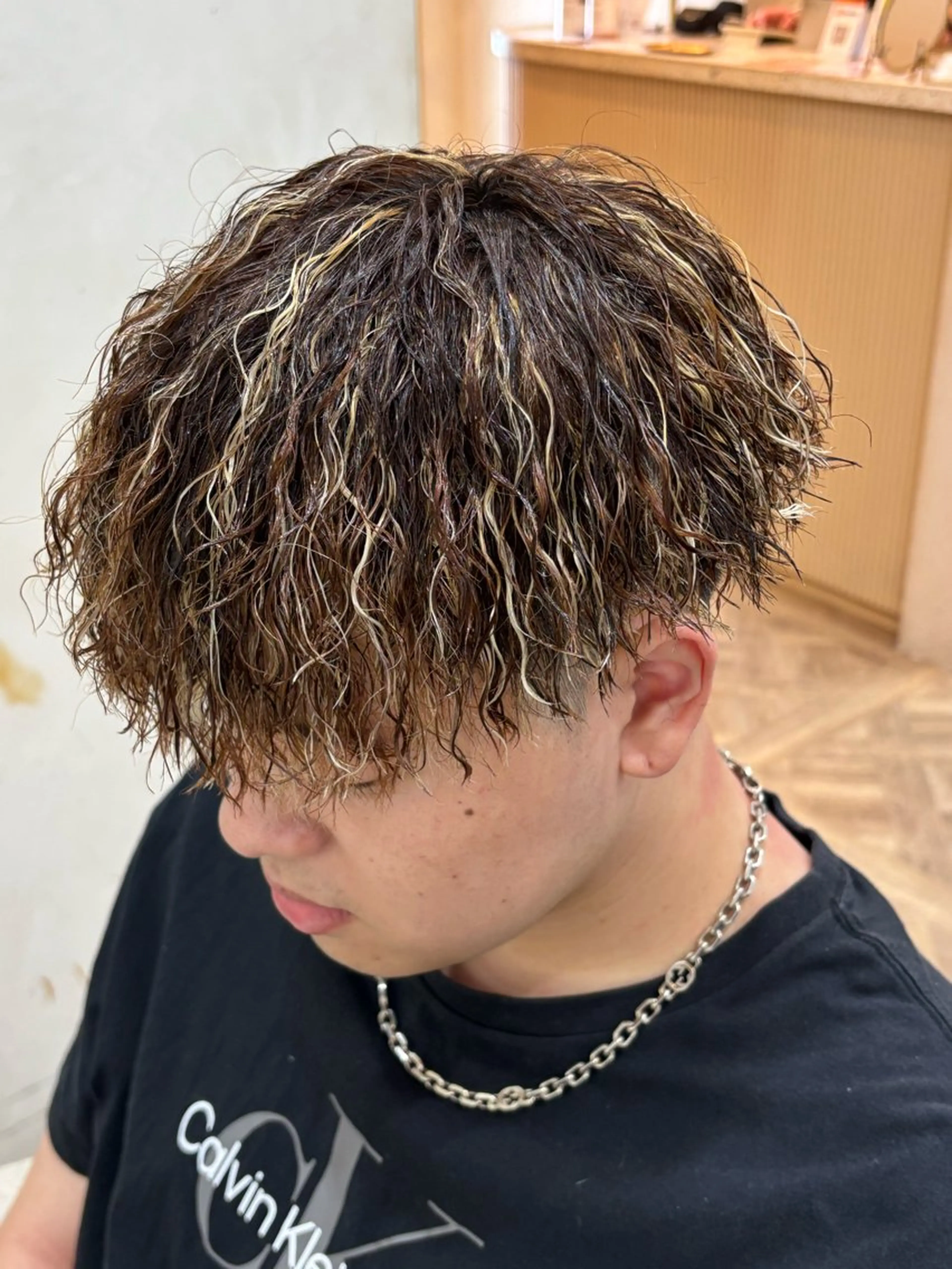 ショート パーマ メンズ カット パーマ トリートメント パーマ職人DAIKI ツイスパ/波巻きのヘアスタイル