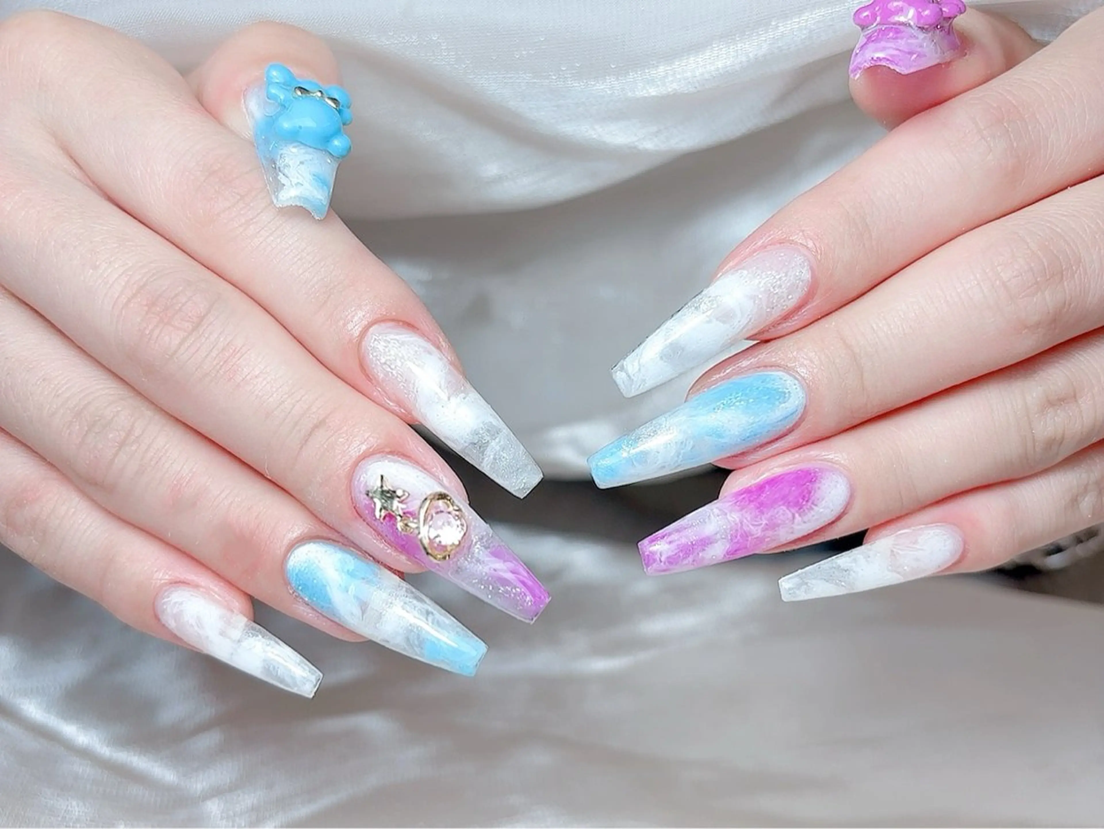 ネイル 🎀M nails✨ ビューティーのネイルデザイン