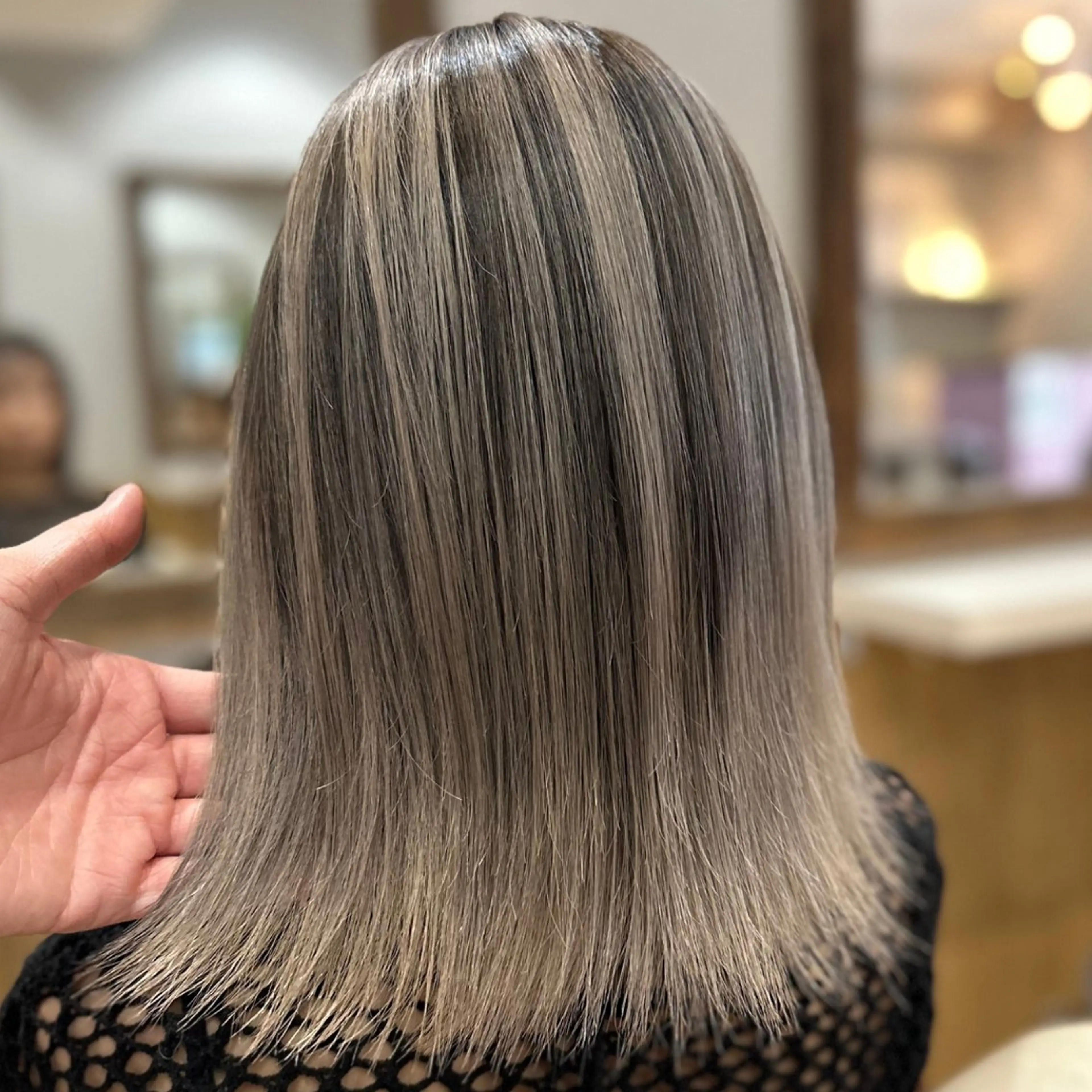 セミロング ハイライト レイヤーカット 村松圭介 立川駅徒歩3分のヘアスタイル