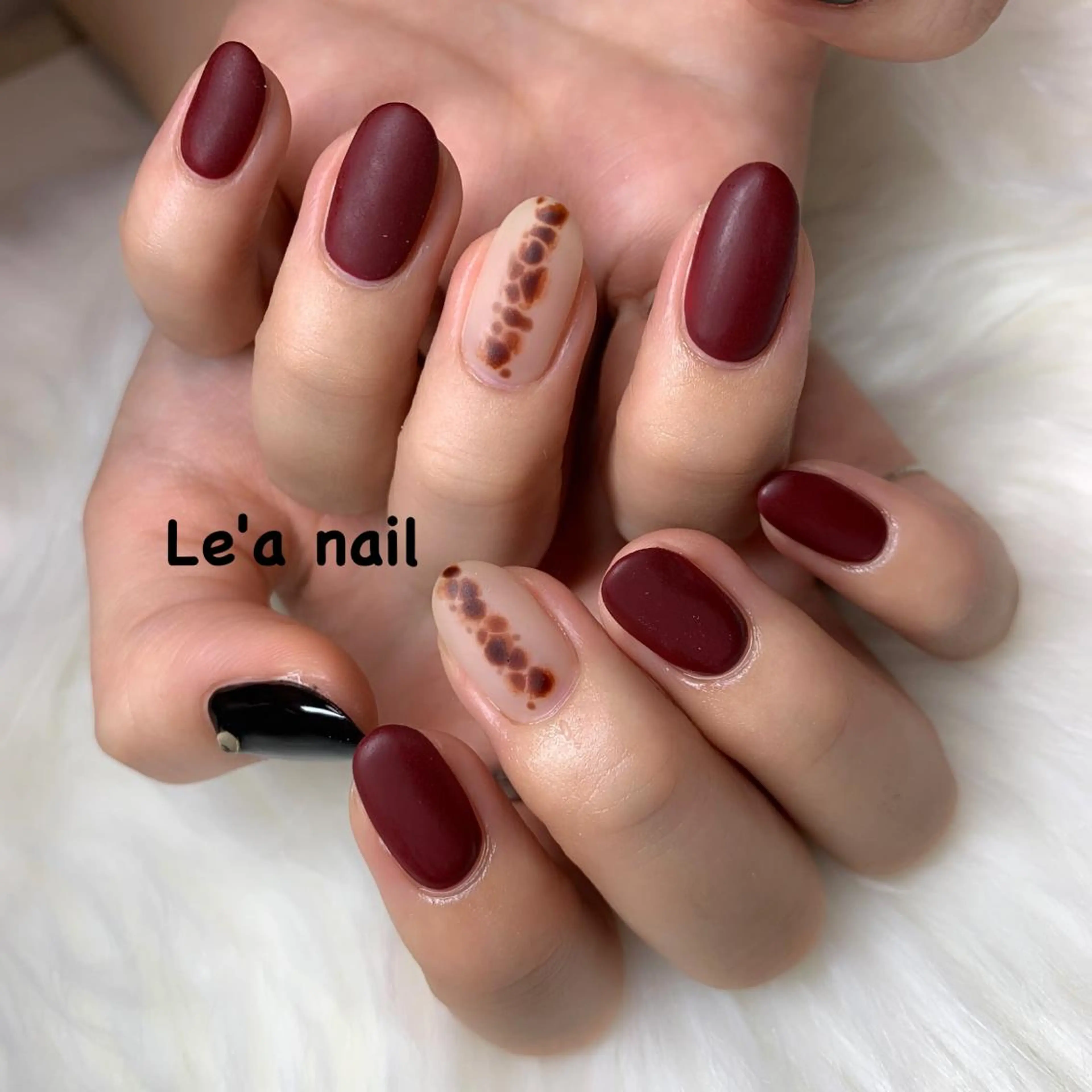ネイル ボルドー 'mm  (ミリ) ＭＡＮＡＭＩのネイルデザイン