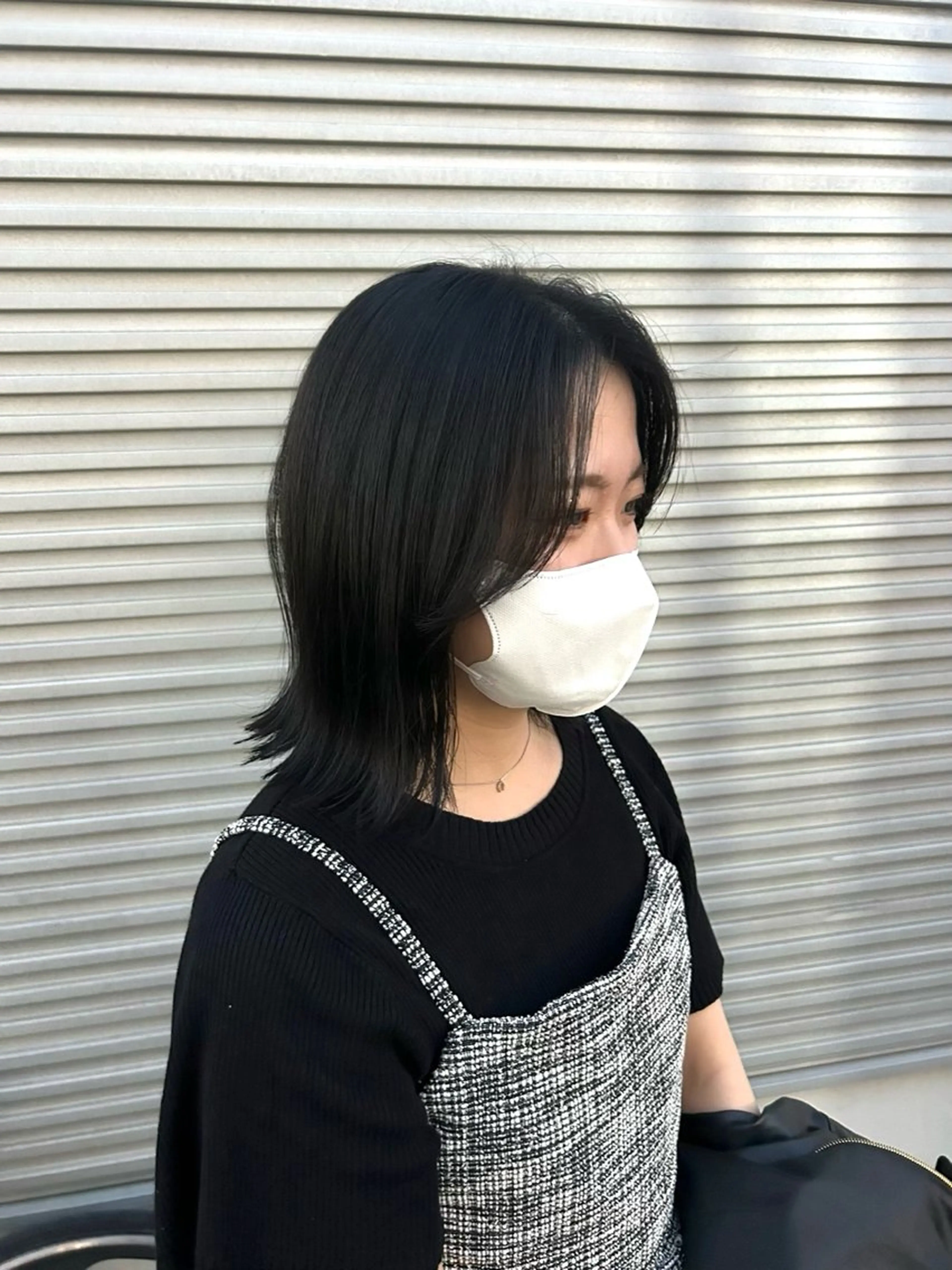 ミディアム カラー 切りっぱなしボブ 黒髪 ブルーカラー ブルーブラック ボブ カット ヘアカラー トリートメント 💙ルル💙 ハイトーン/レイヤーのヘアスタイル