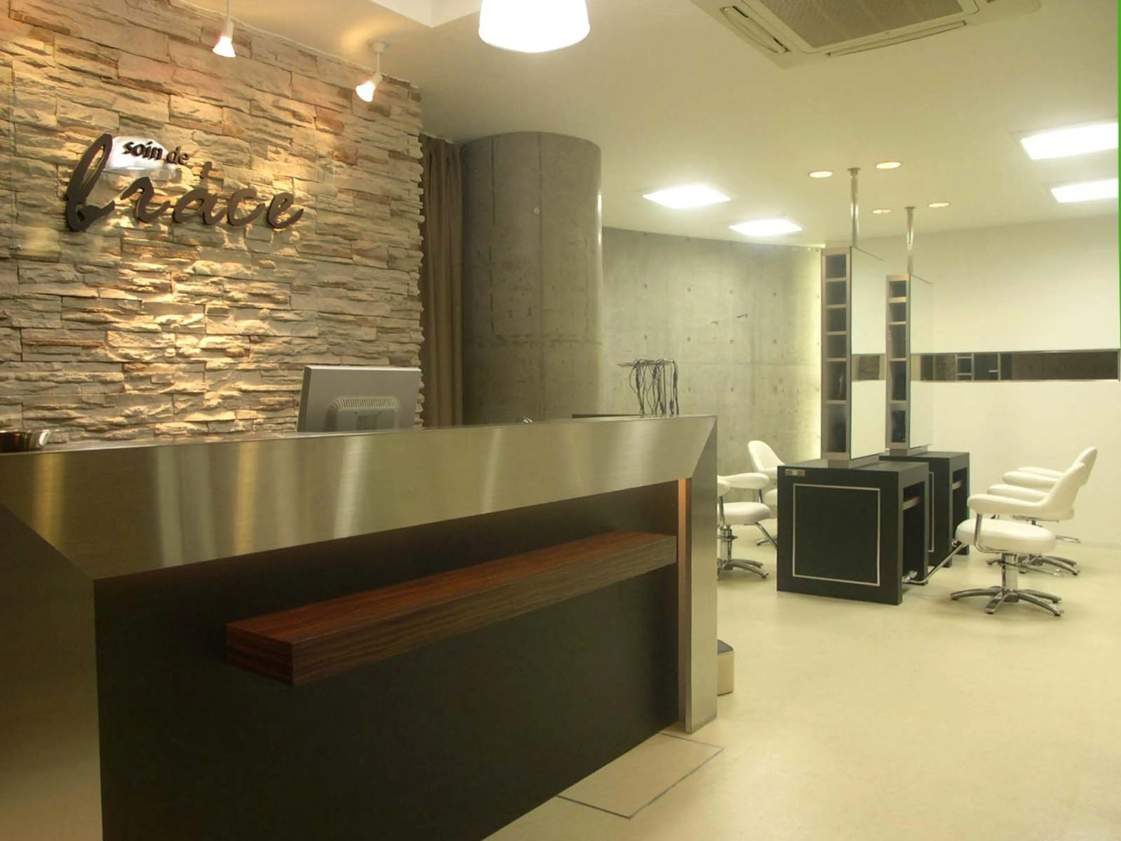 soin de brace 桂店の内観・外観1