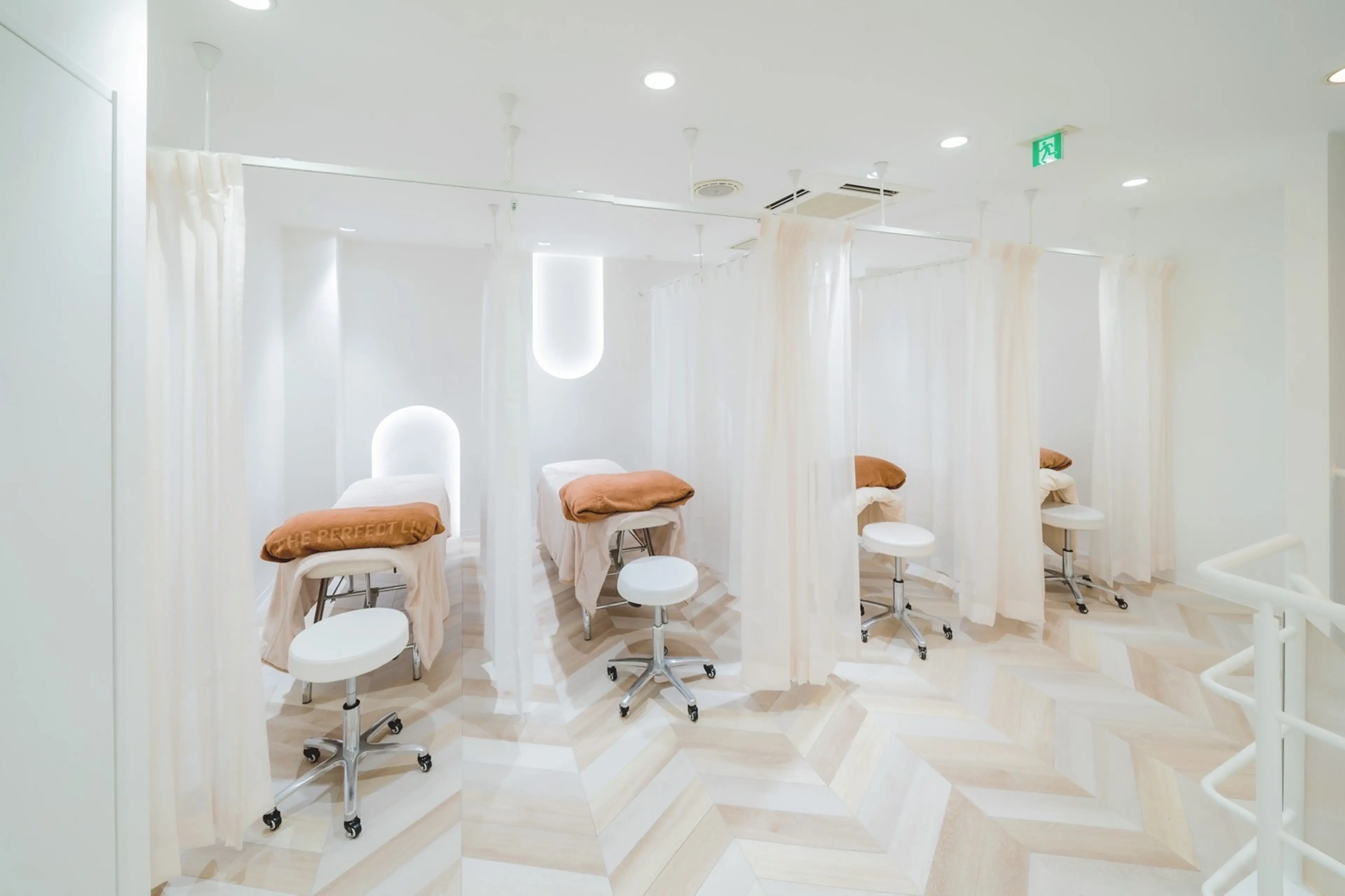 アイサロンラソ千舟店の内観・外観3