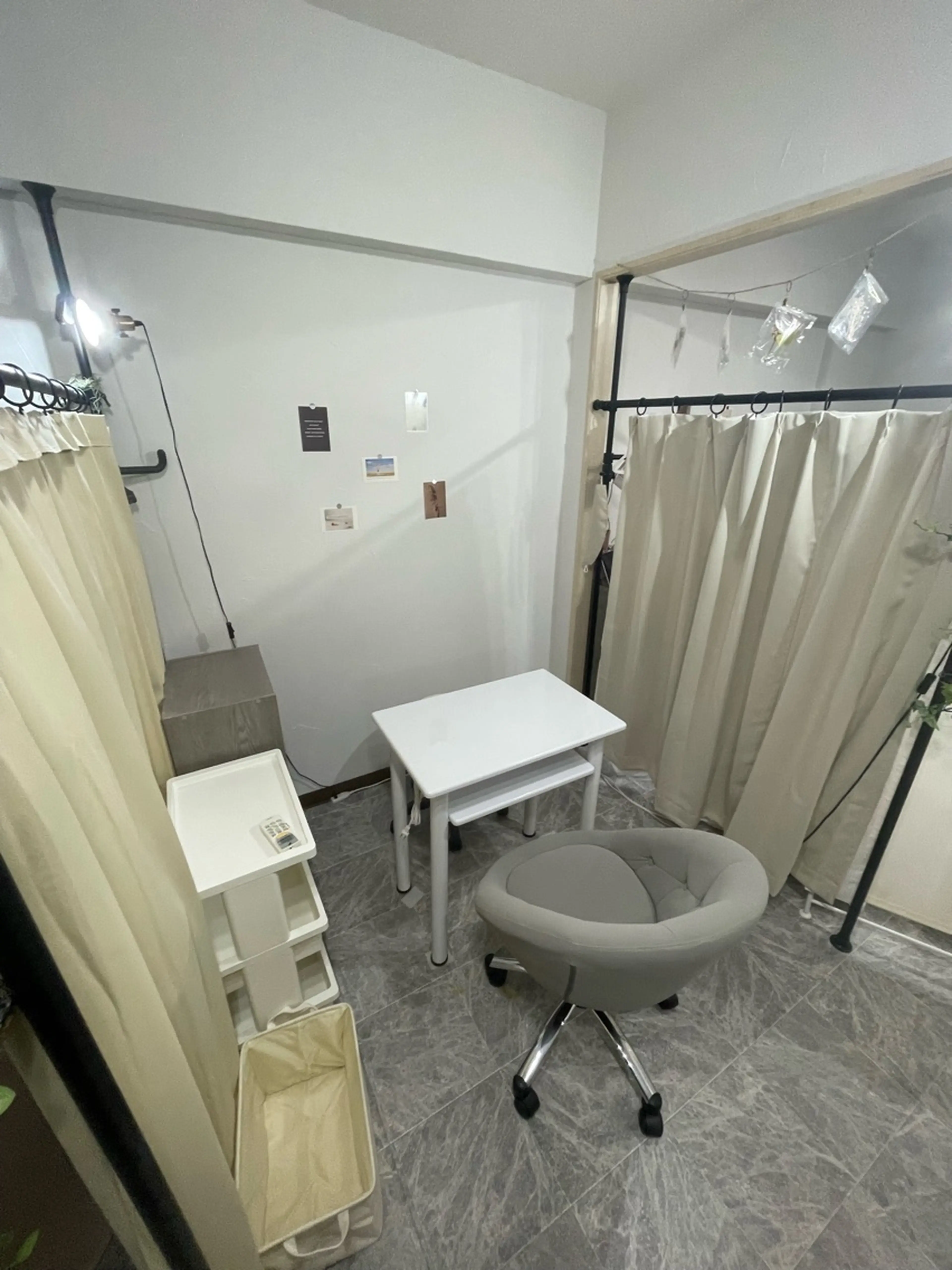 nail salon  mignonの内観・外観1