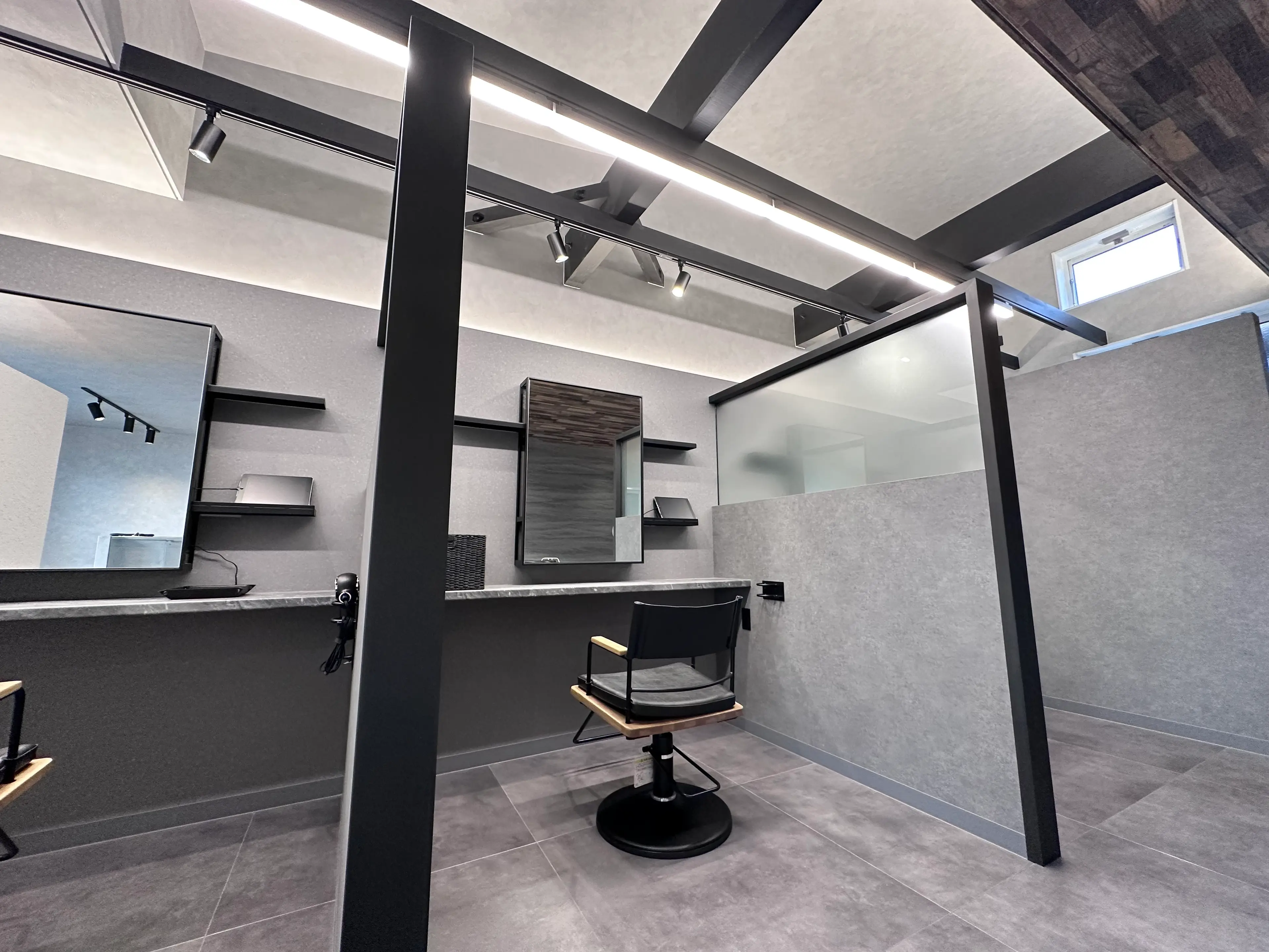 Men's hair salon &8の内観・外観3