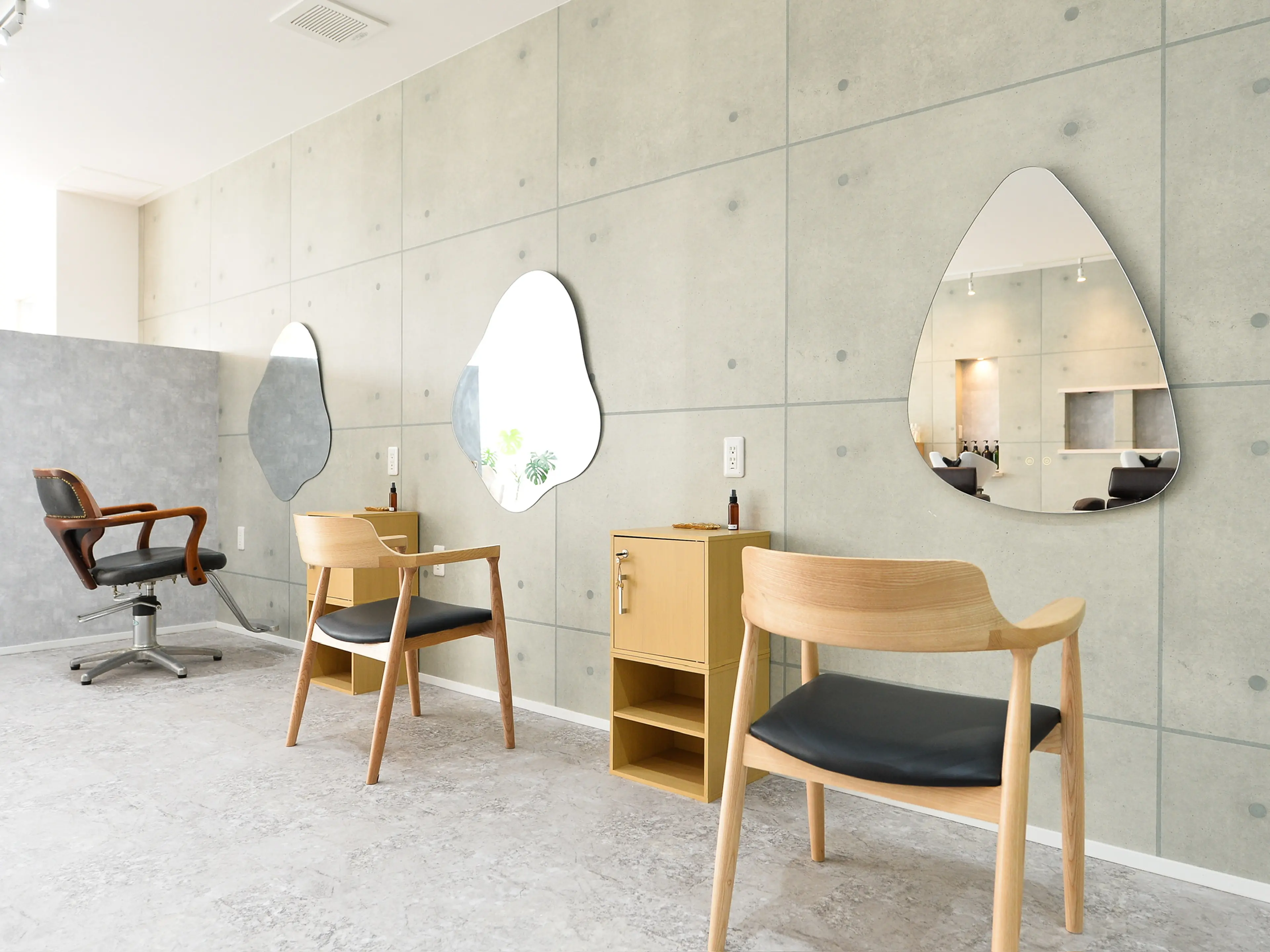 hair base Nani龍ヶ崎店【ナニ】の内観・外観1