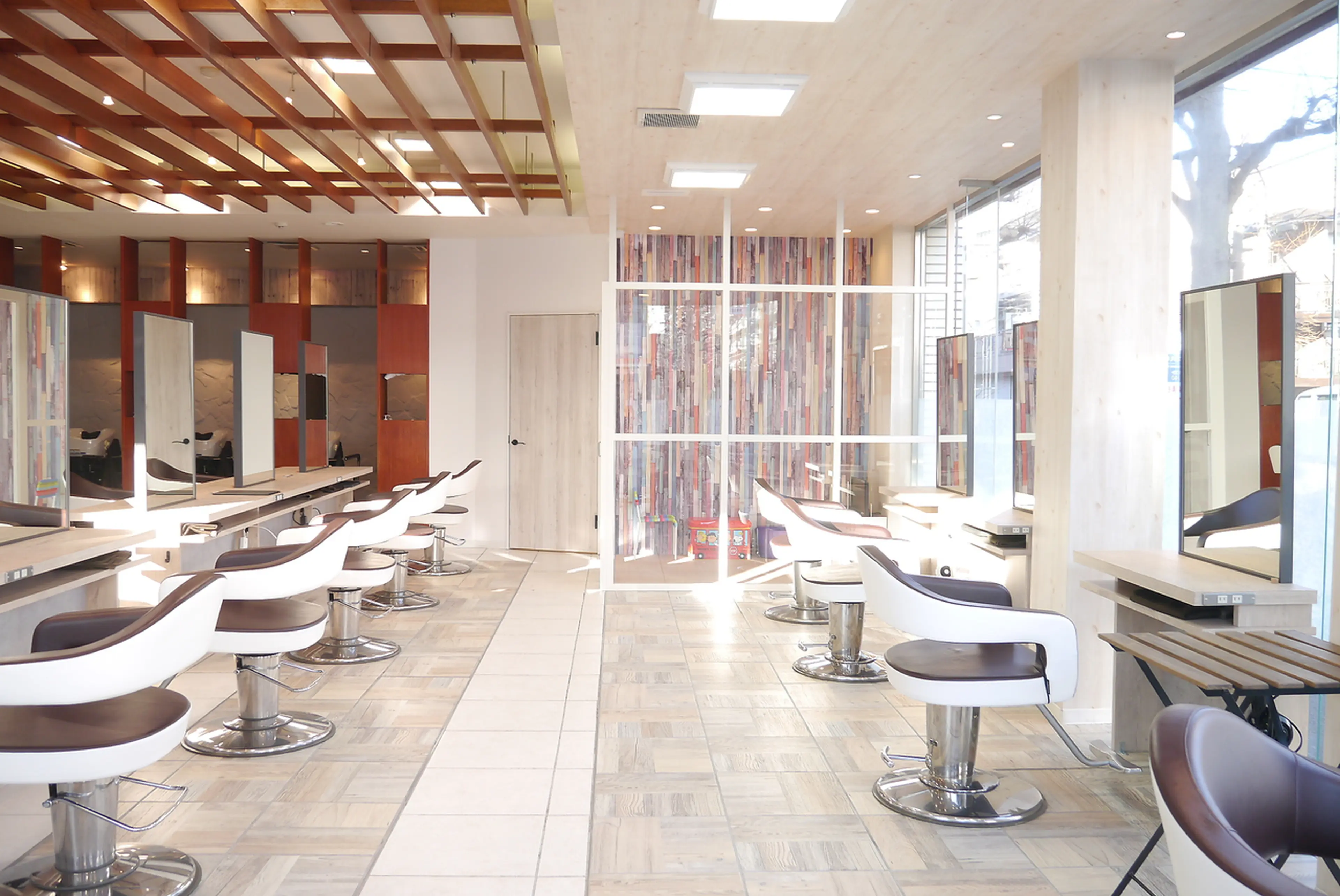 Hair&Make EARTH 新松戸店の内観・外観2