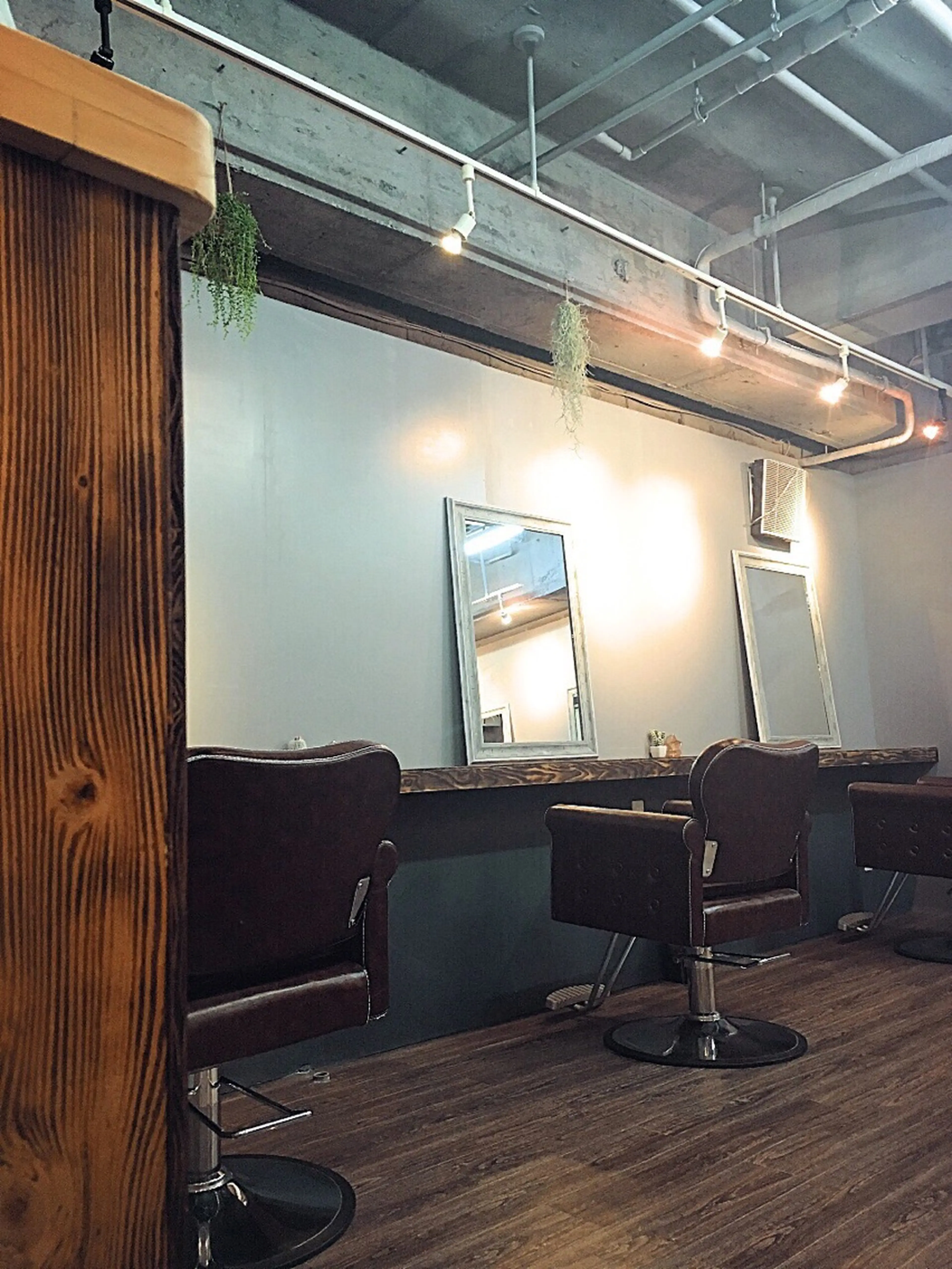 Throneの内観・外観1