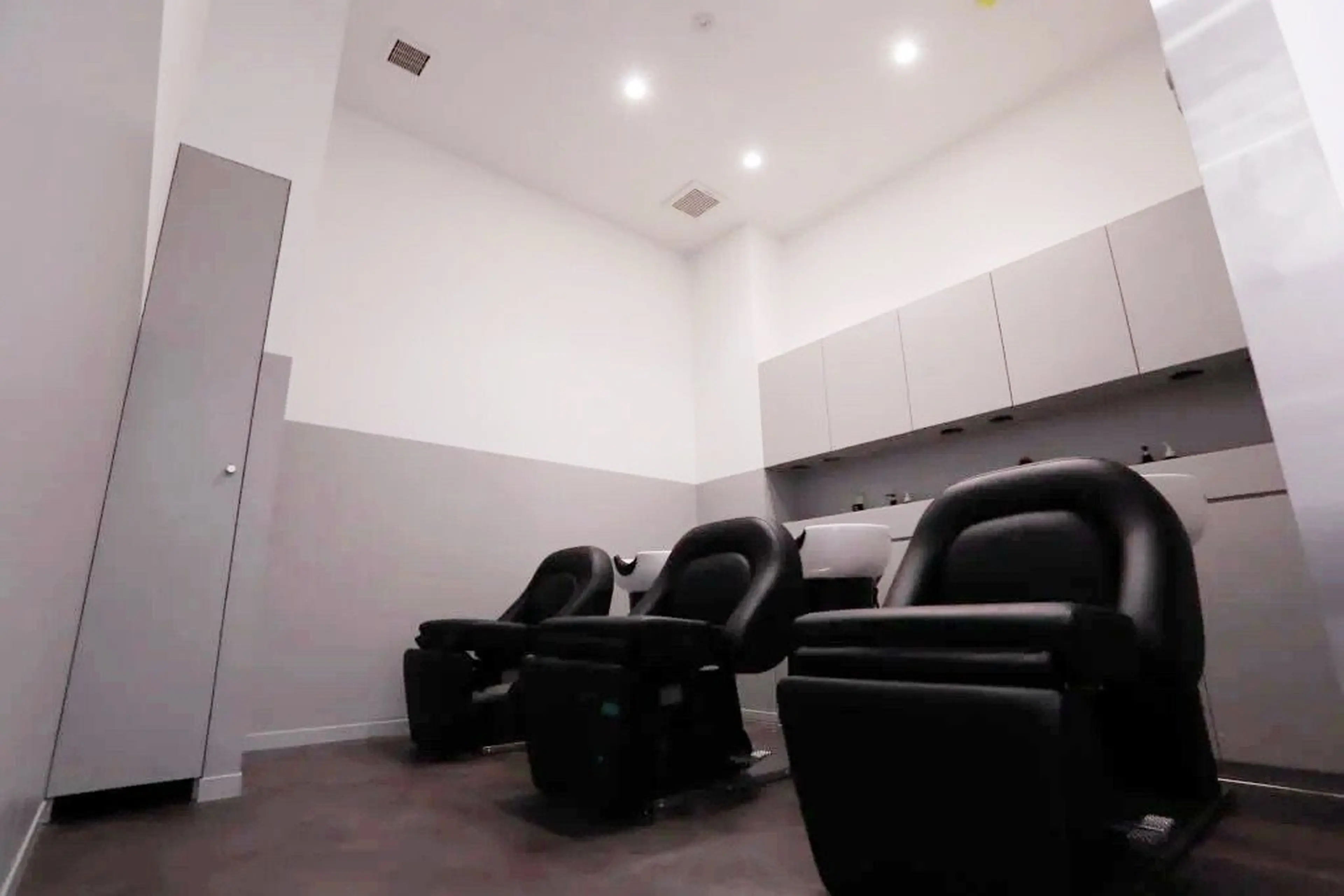 SALOWIN 神宮前5丁目店の内観・外観3