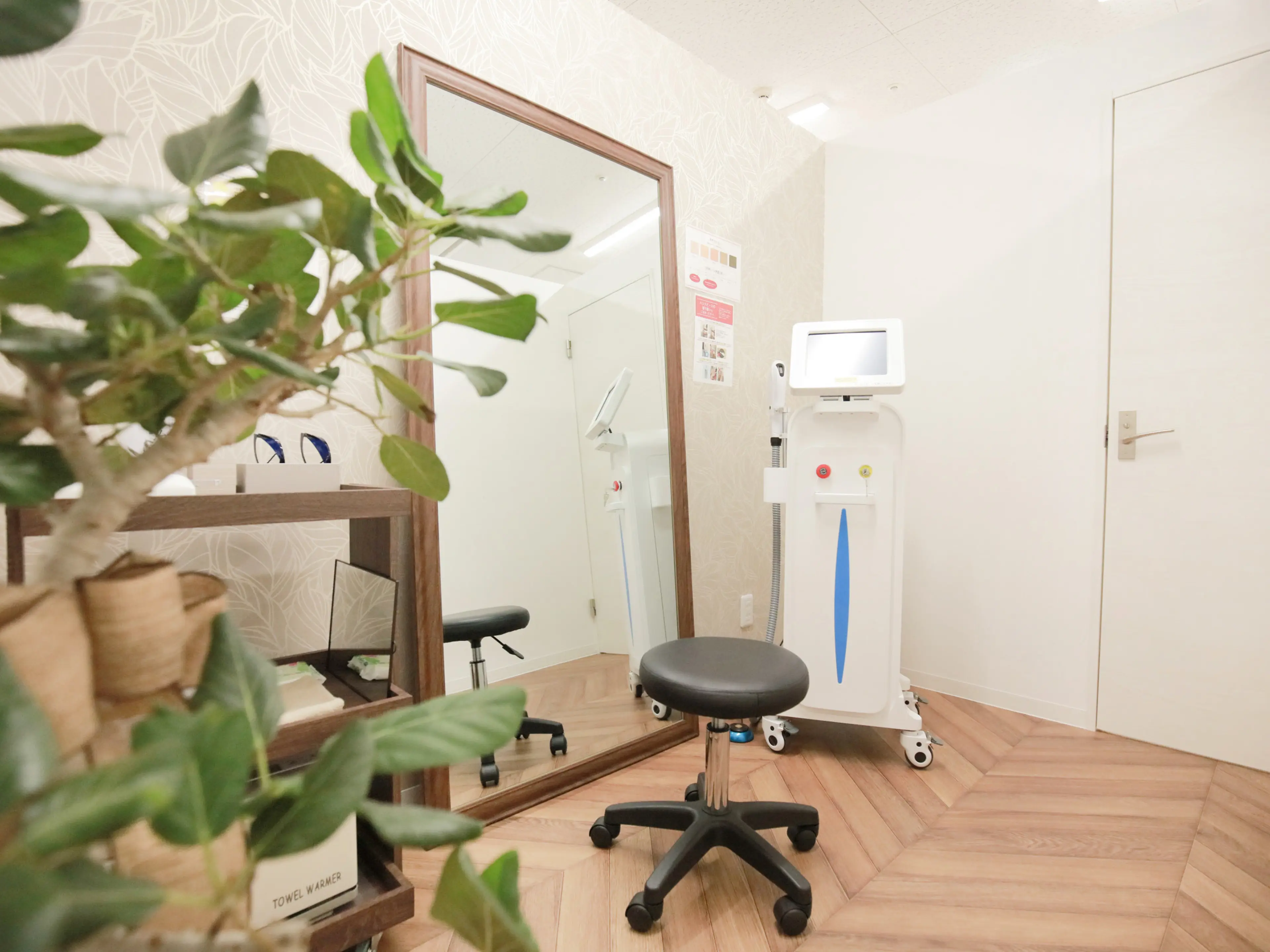 セルフ脱毛サロン　SELFMADE日進香久山店の内観・外観3