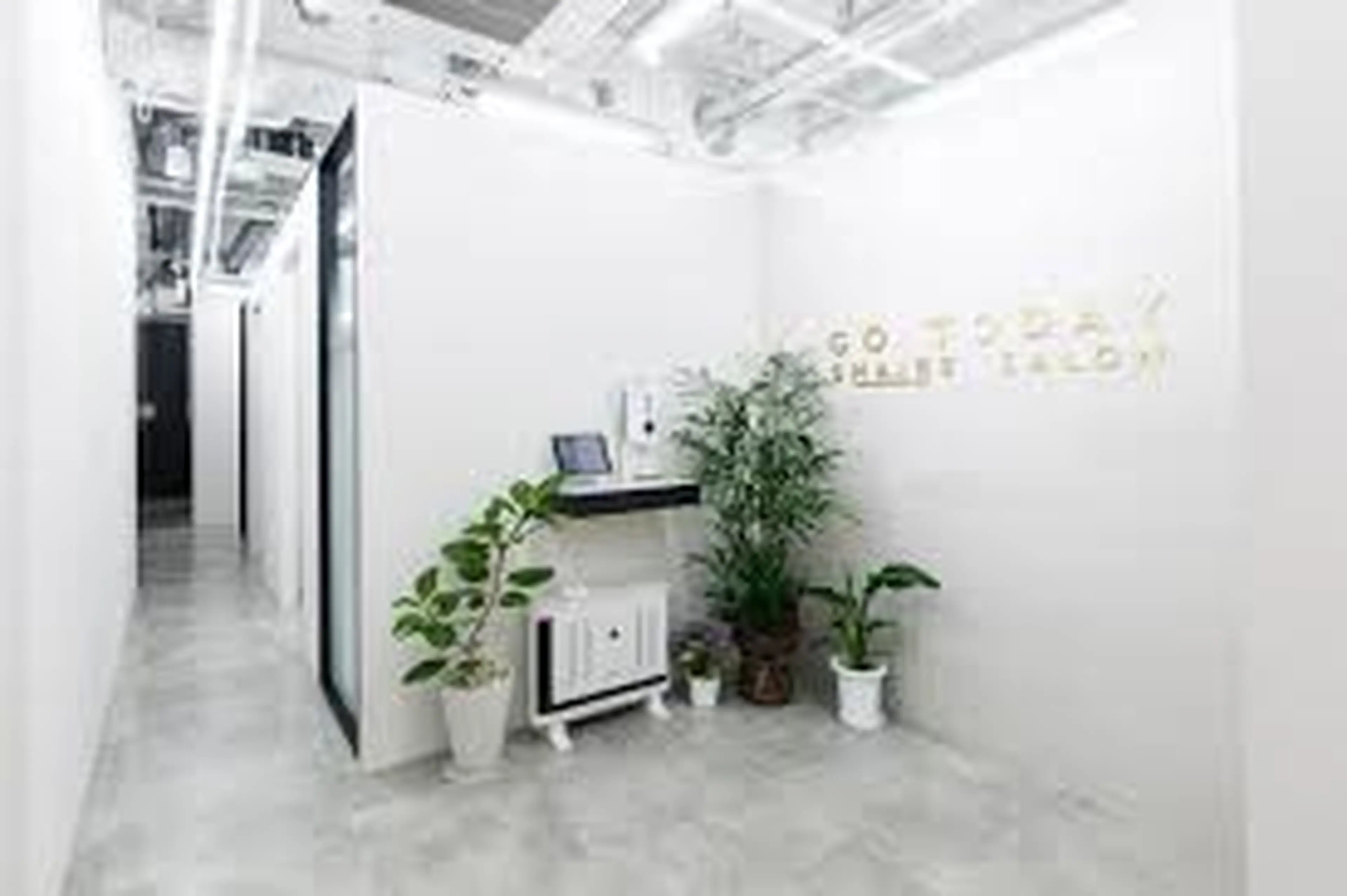 GO TODAY SHAiRE SALON銀座Arc店の内観・外観1