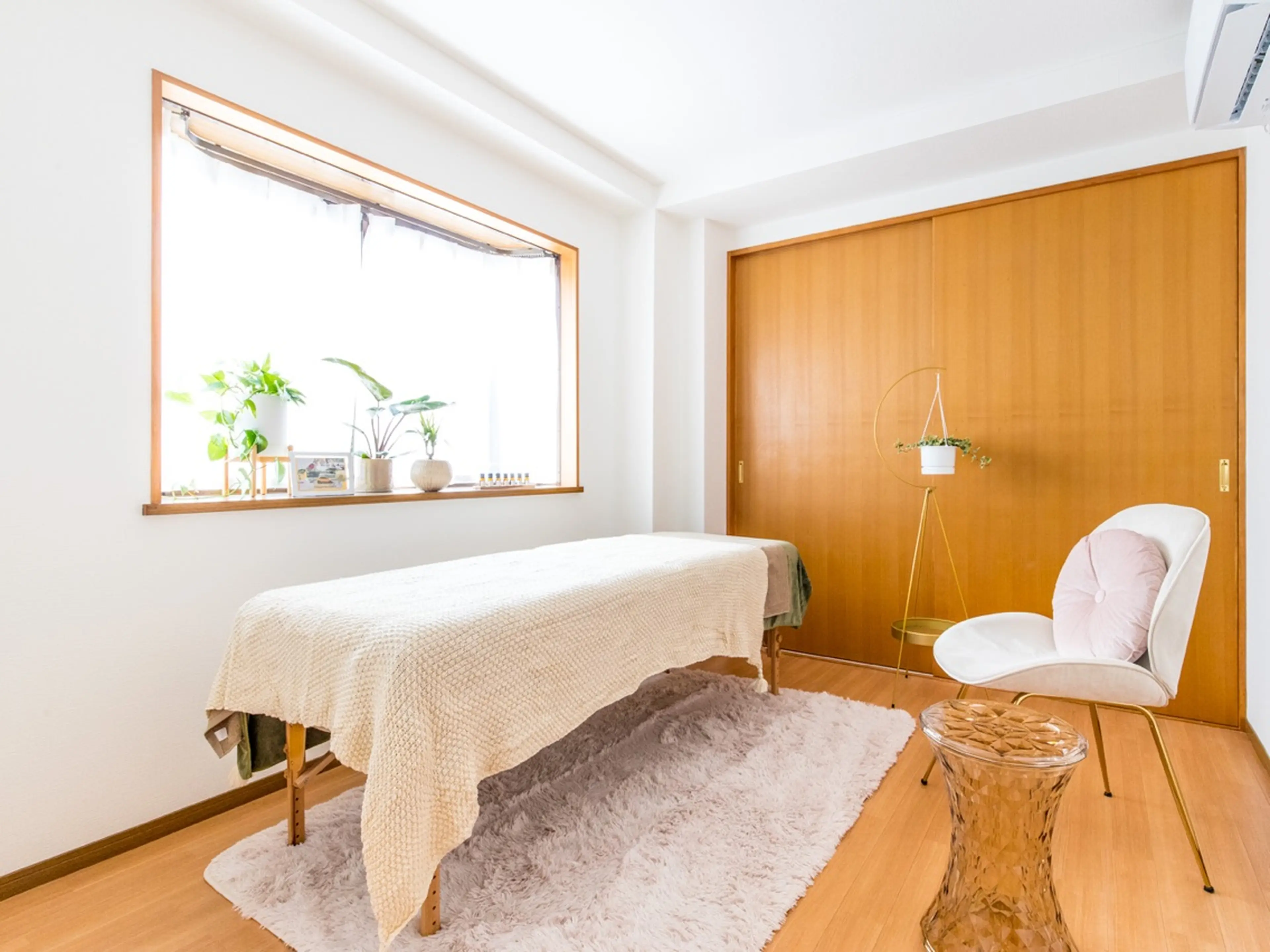 リフレクソロジーサロンAnrinaの内観・外観2