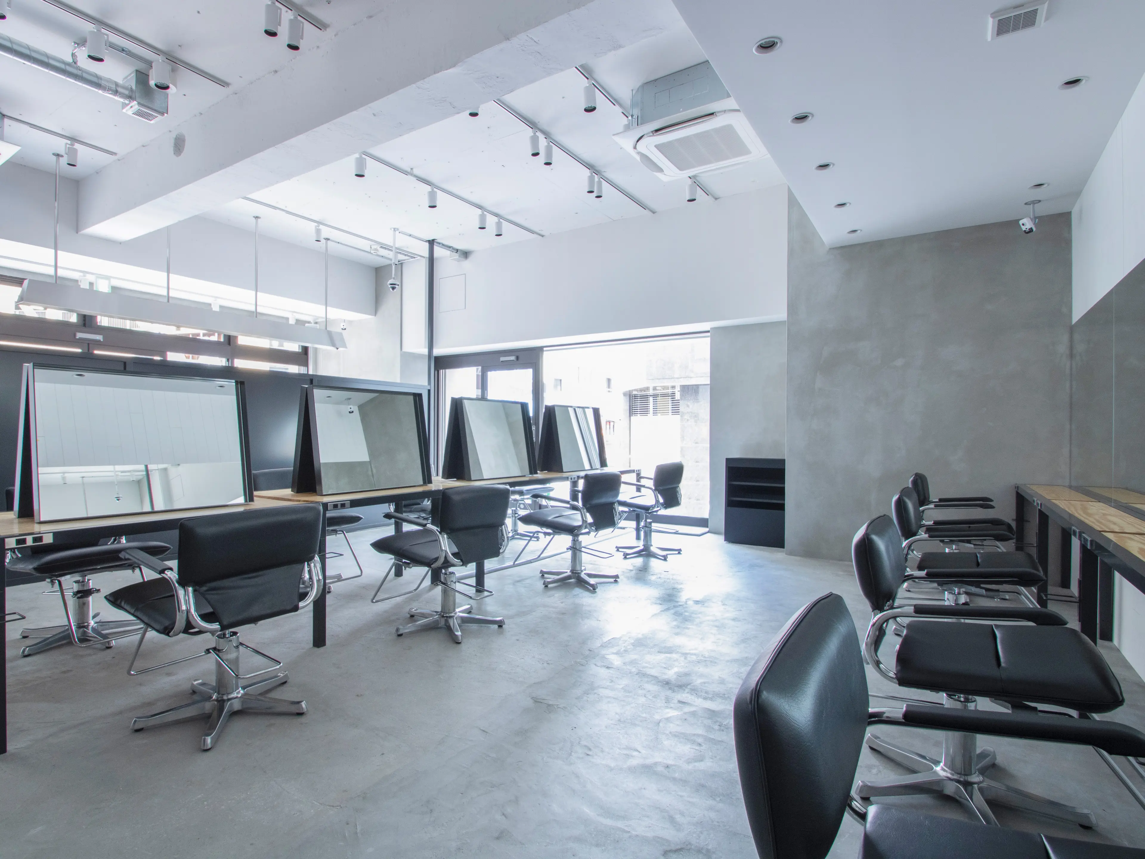 ITbyALBUM松戸店の内観・外観1