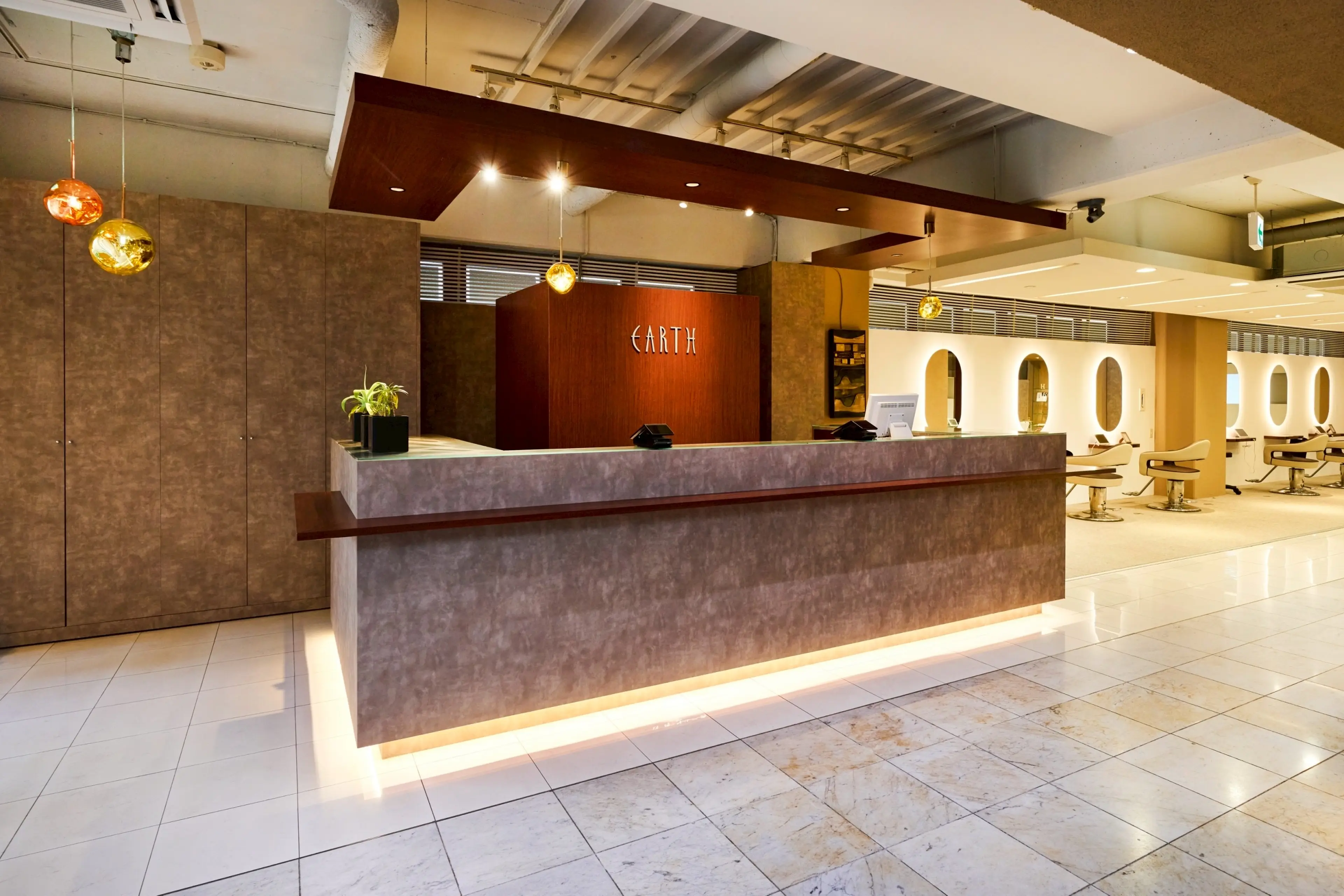 EARTH国分寺店の内観・外観2