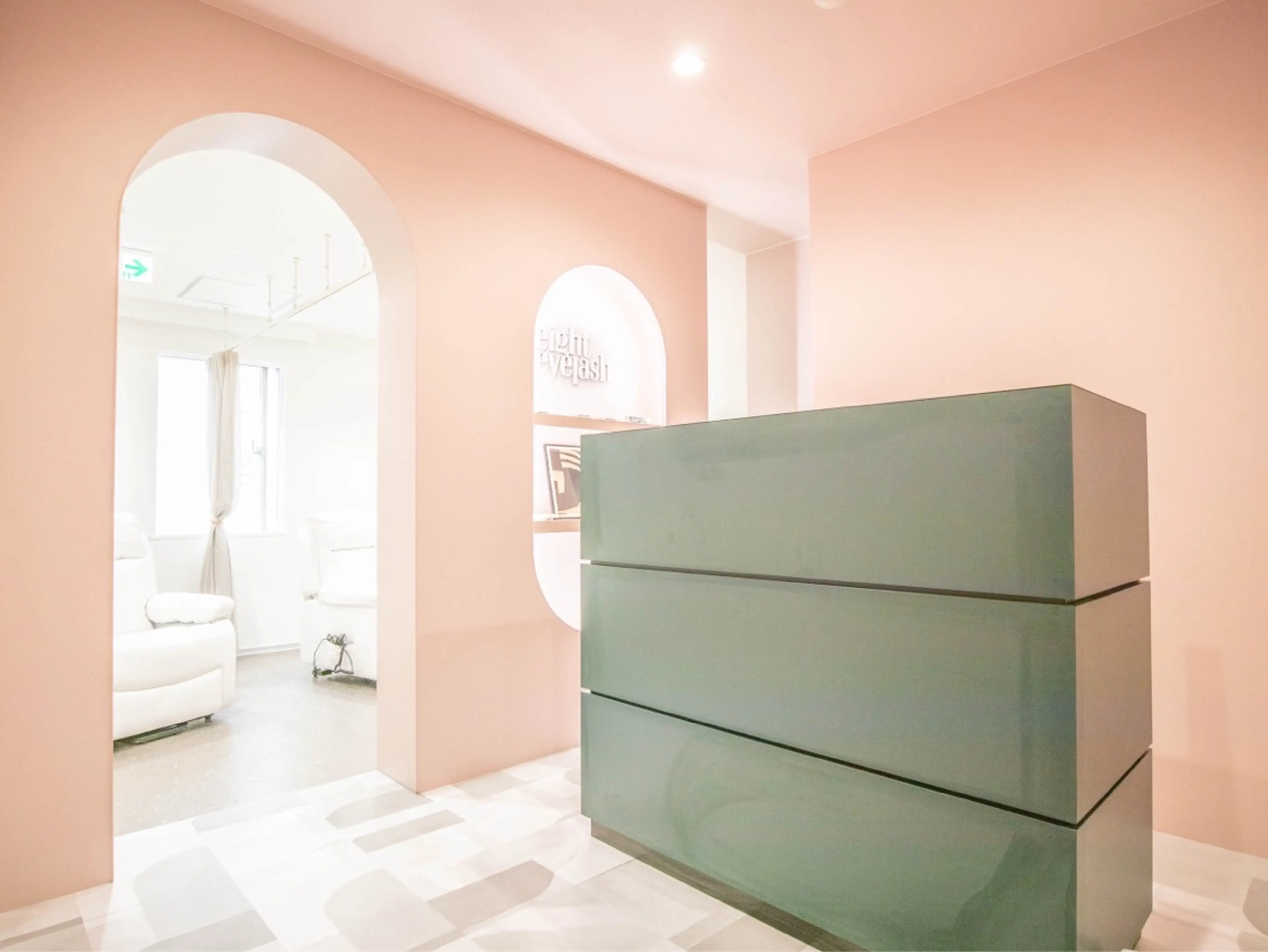 eight eyelash 札幌店の内観・外観1