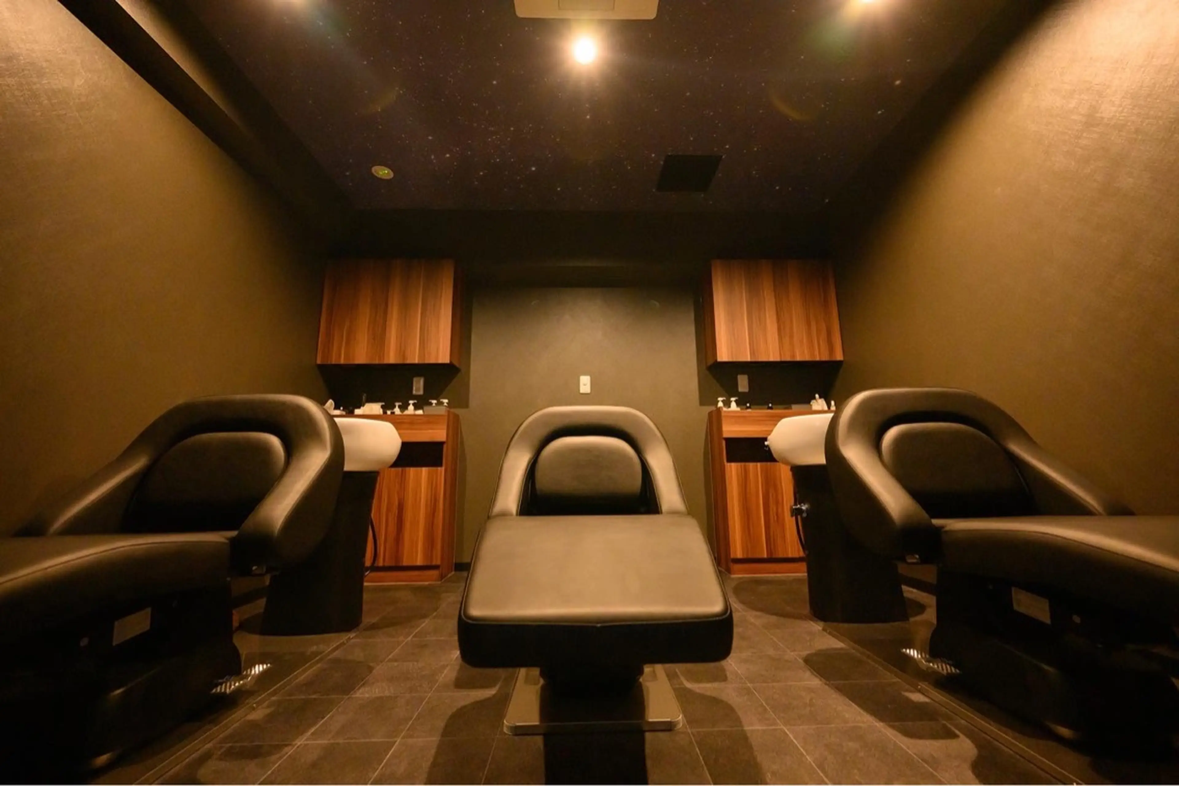 髪質改善研究所　HATSUMEI 京急川崎店の内観・外観3