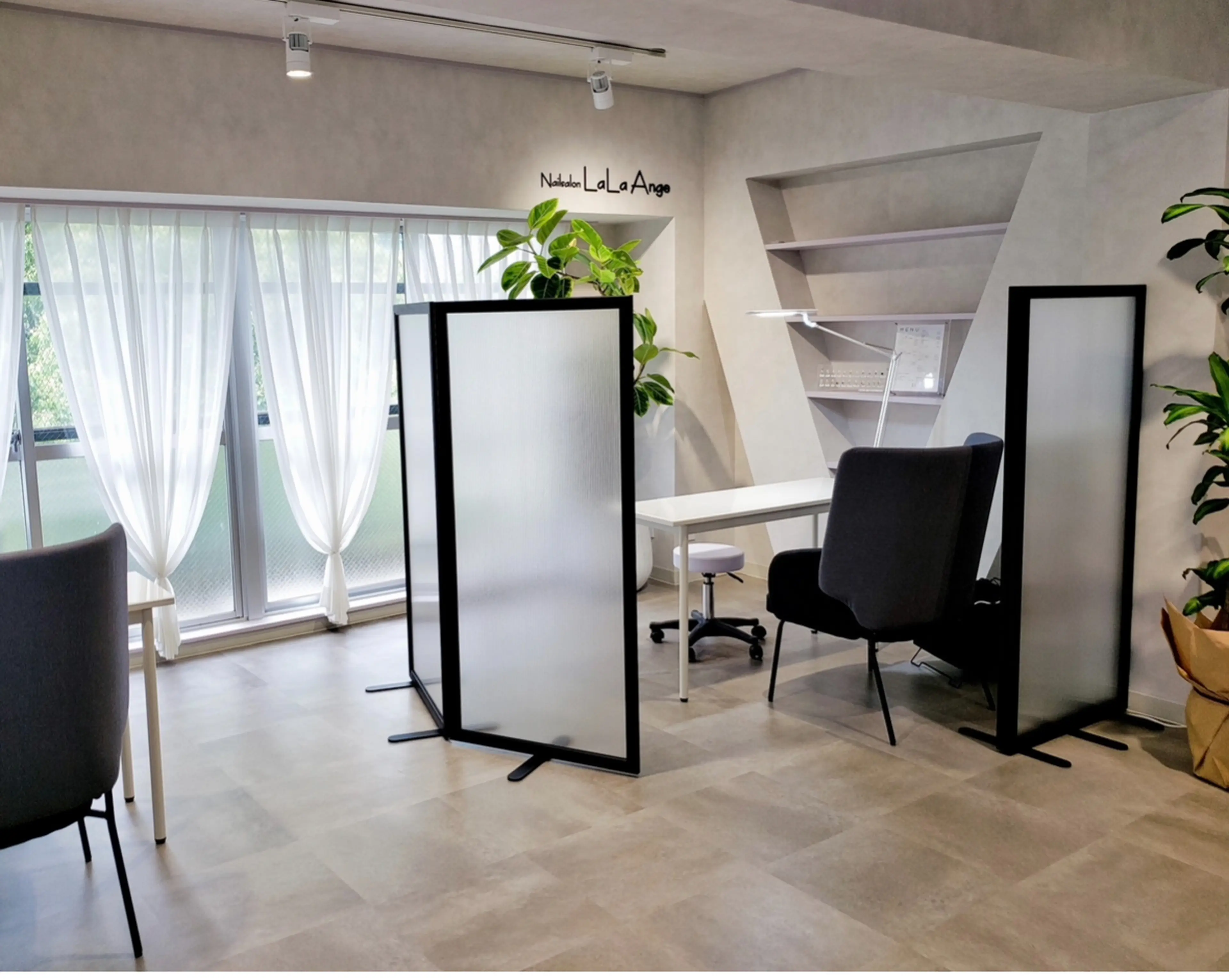 Nailsalon LaLa-Angeの内観・外観1