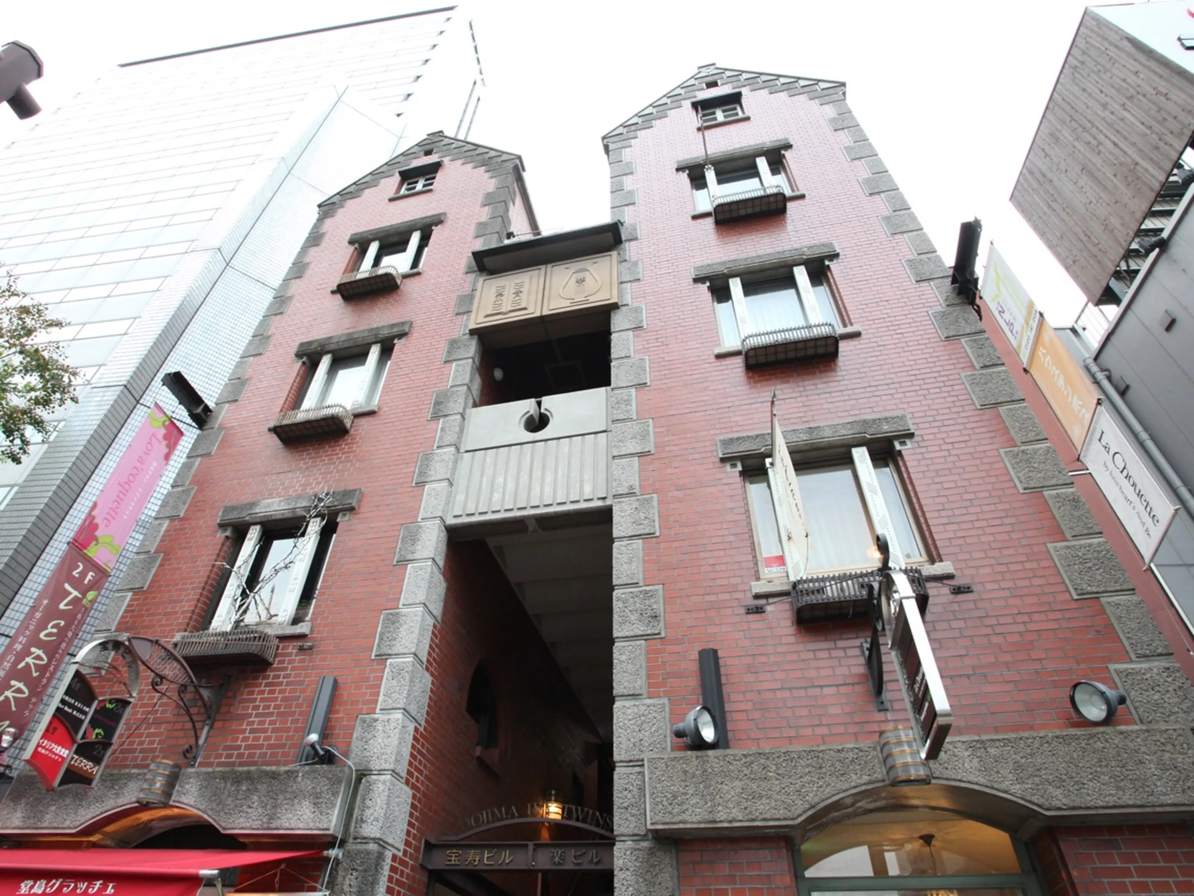 ラヴァコケット梅田店の内観・外観2