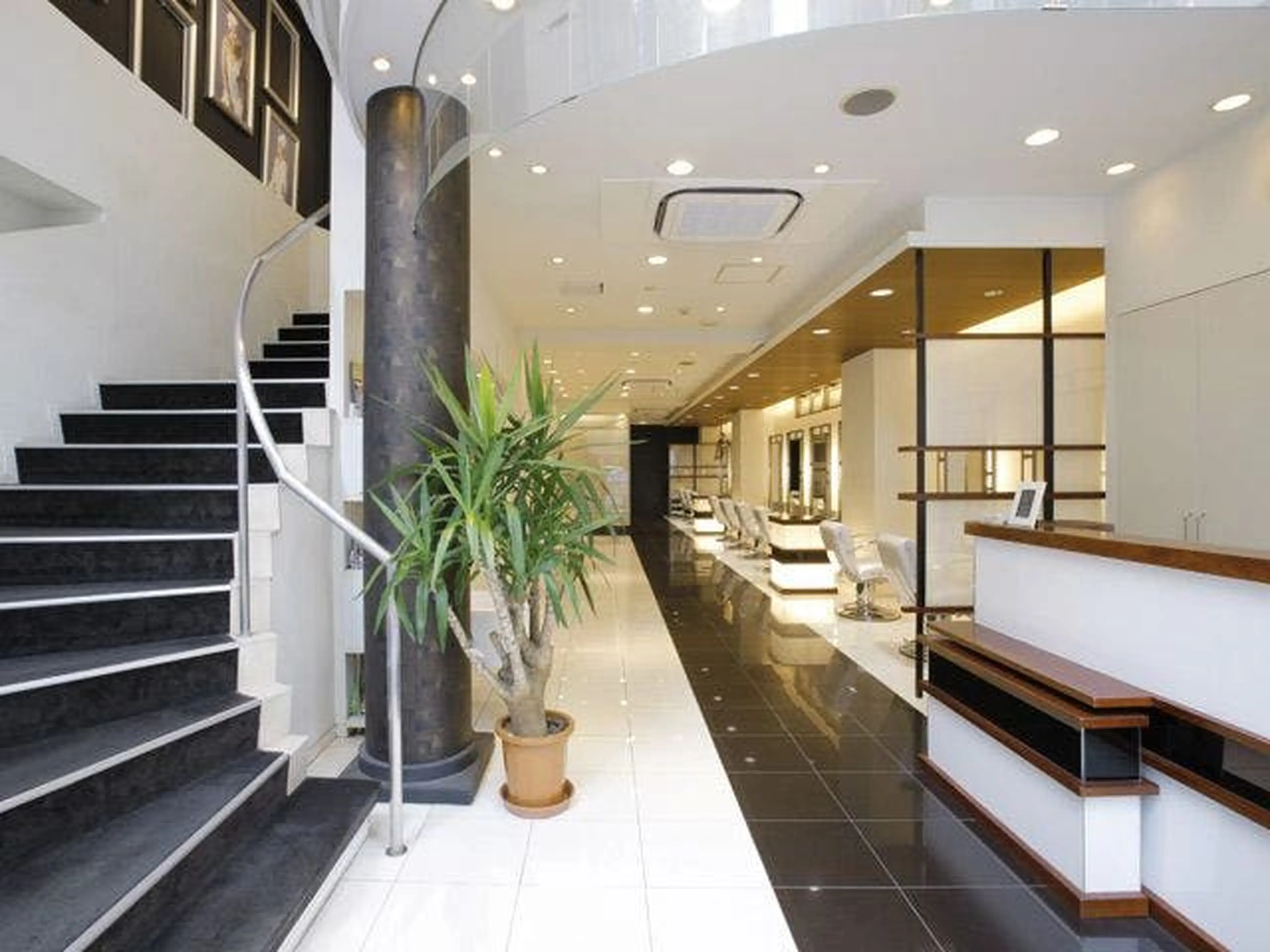 BiBi internationalの内観・外観1