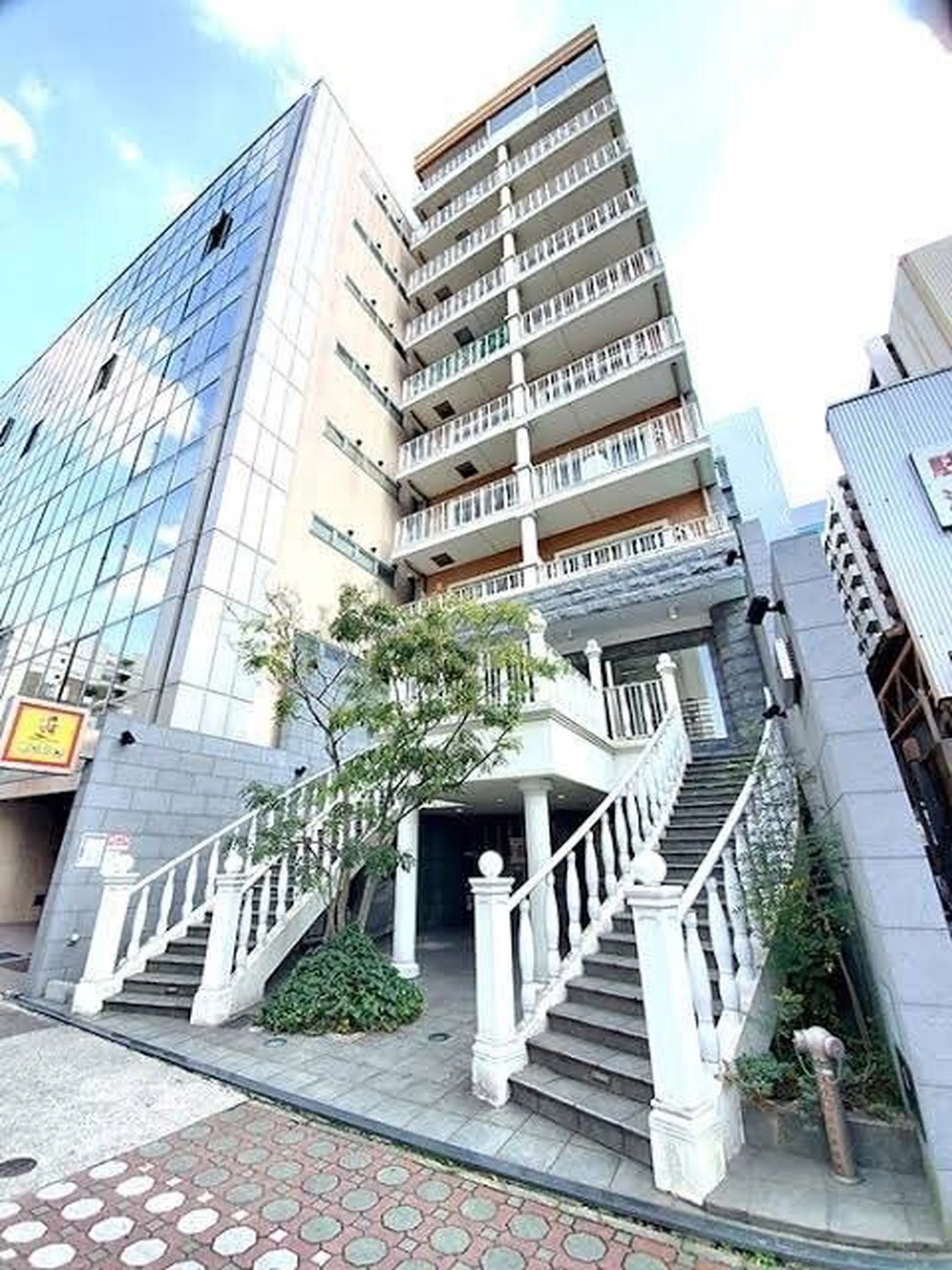 Glowup Beauty丸の内店の内観・外観1