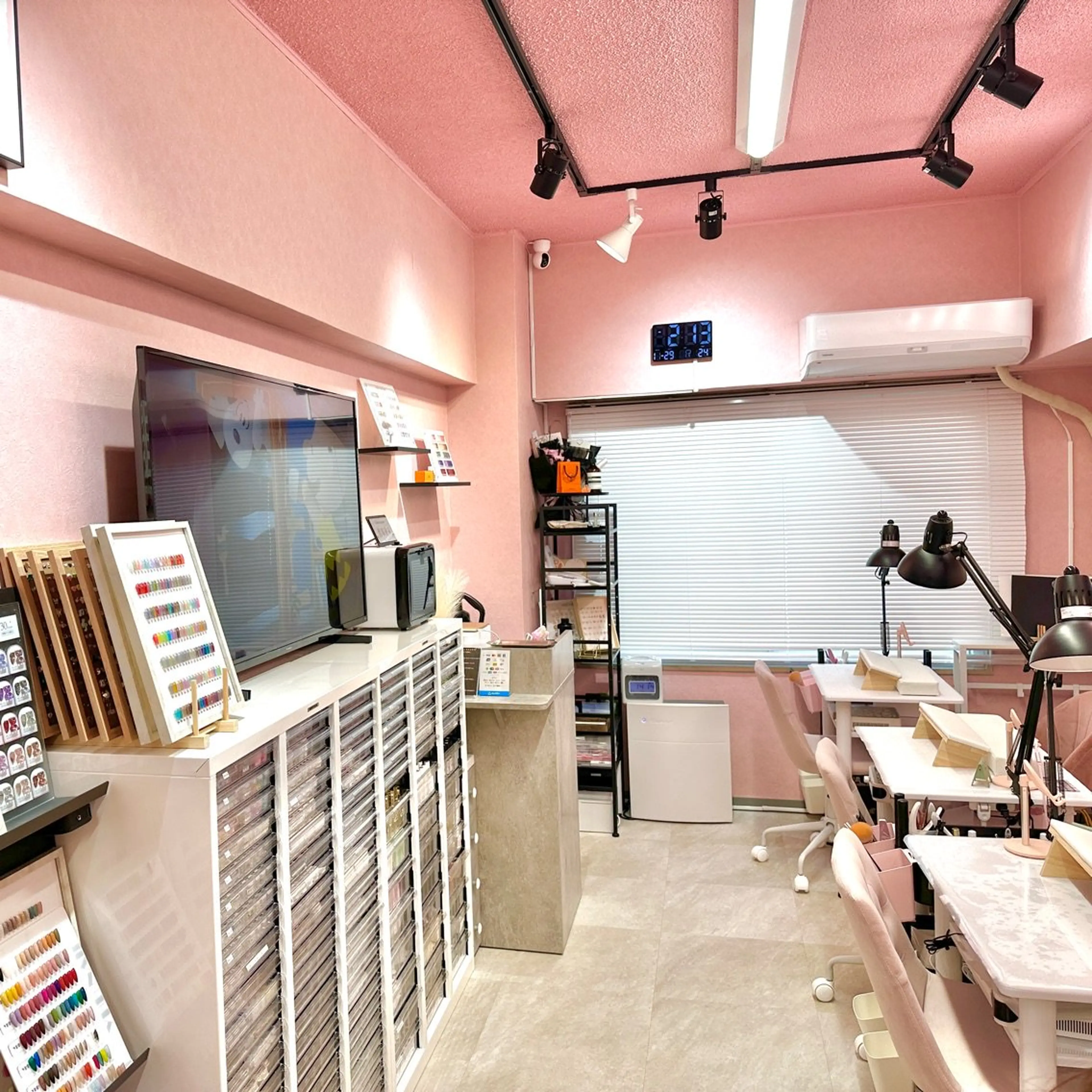 Dark honey池袋店の内観・外観2