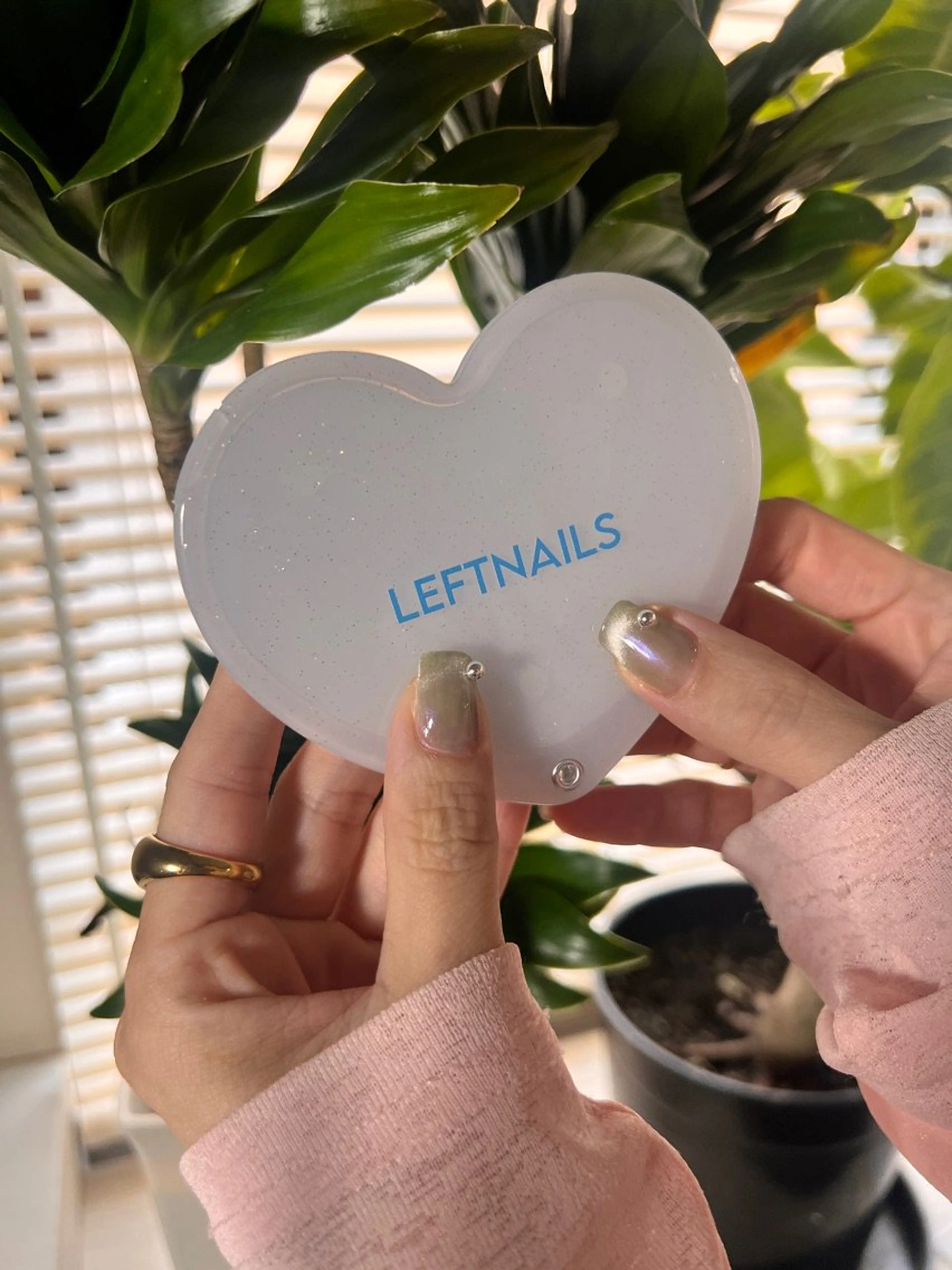 LEFTNAILSの内観・外観2